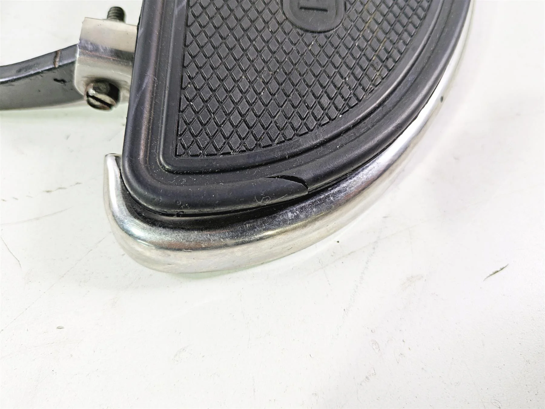 00-09 Harley Davidson Softail Right Front Floorboard 50600026 - Image 6