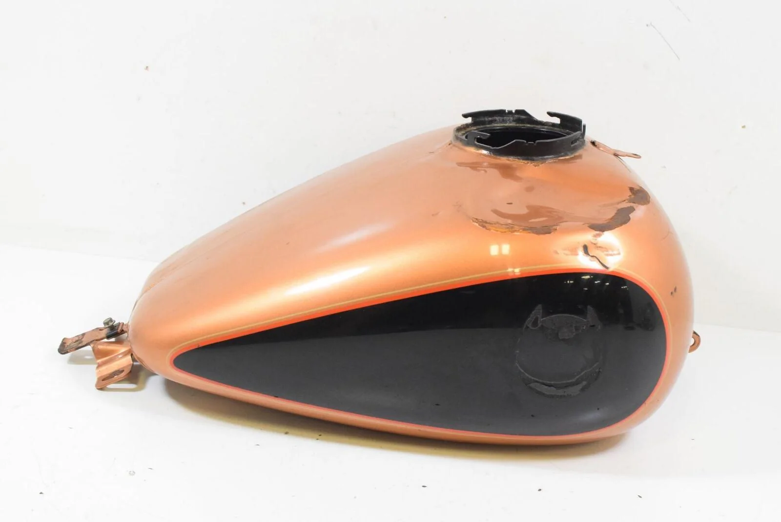 08 Harley Touring FLHTCU Electra Glide UC Fuel Gas Petrol Tank DENTED 61356-08