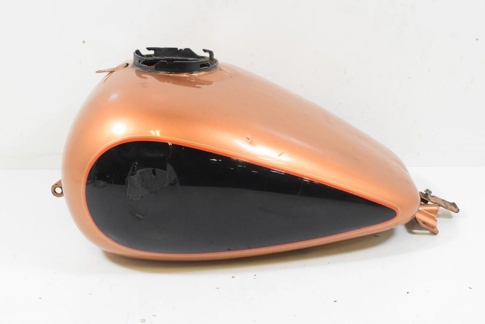 08 Harley Touring FLHTCU Electra Glide UC Fuel Gas Petrol Tank DENTED 61356-08 - Image 3
