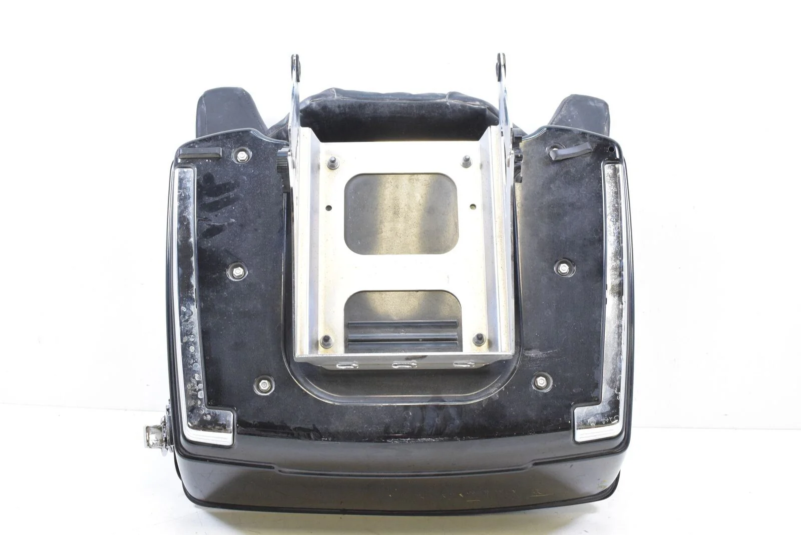 09-13 Harley Touring Aftermarket Trunk Tour Pak & Mount Electra Glide Road King - Image 10