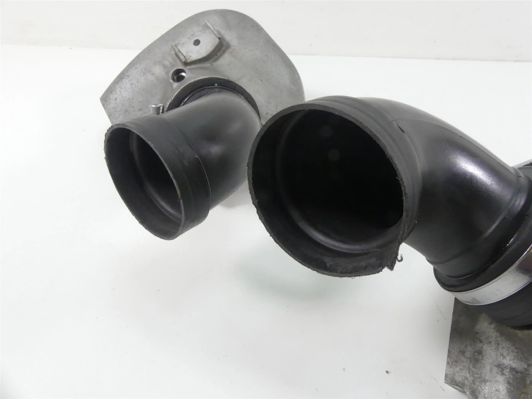 1978 BMW R100 S (2474) Air Box Cover Housing Tubes Intake Set 1253719 1253722 - Image 10