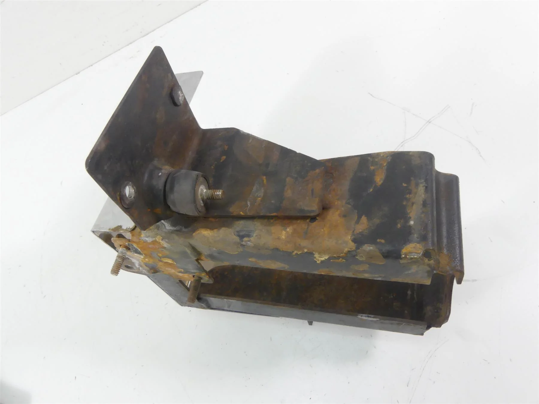 1978 Harley XLH1000 Sportster Ironhead Battery Holder Bracket Cover 66379-67 - Image 10