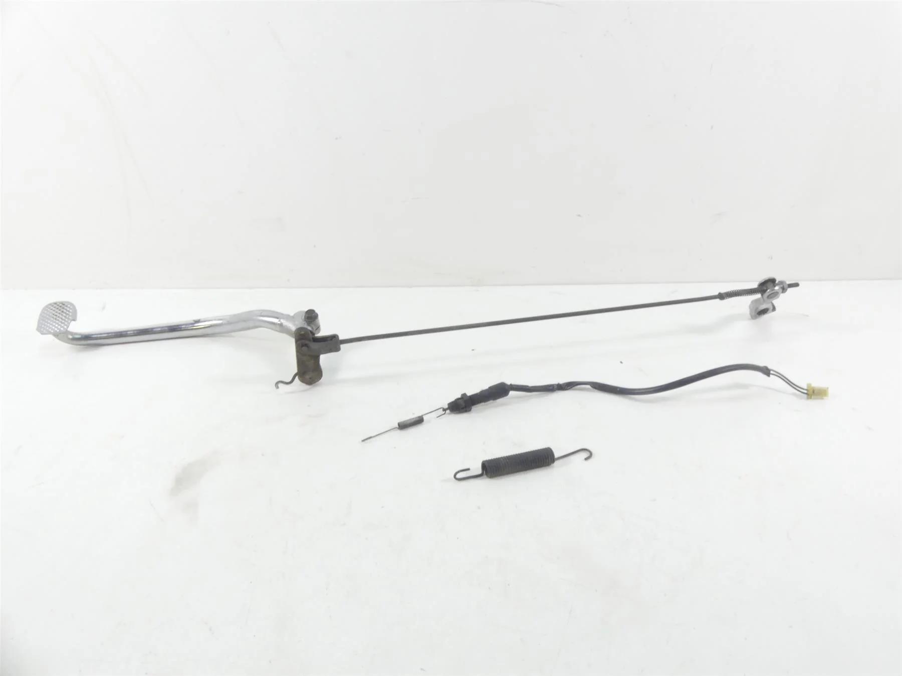 1980 Honda CB750C Custom Rear Brake Pedal & Linkage 46500-425-730 - Image 2