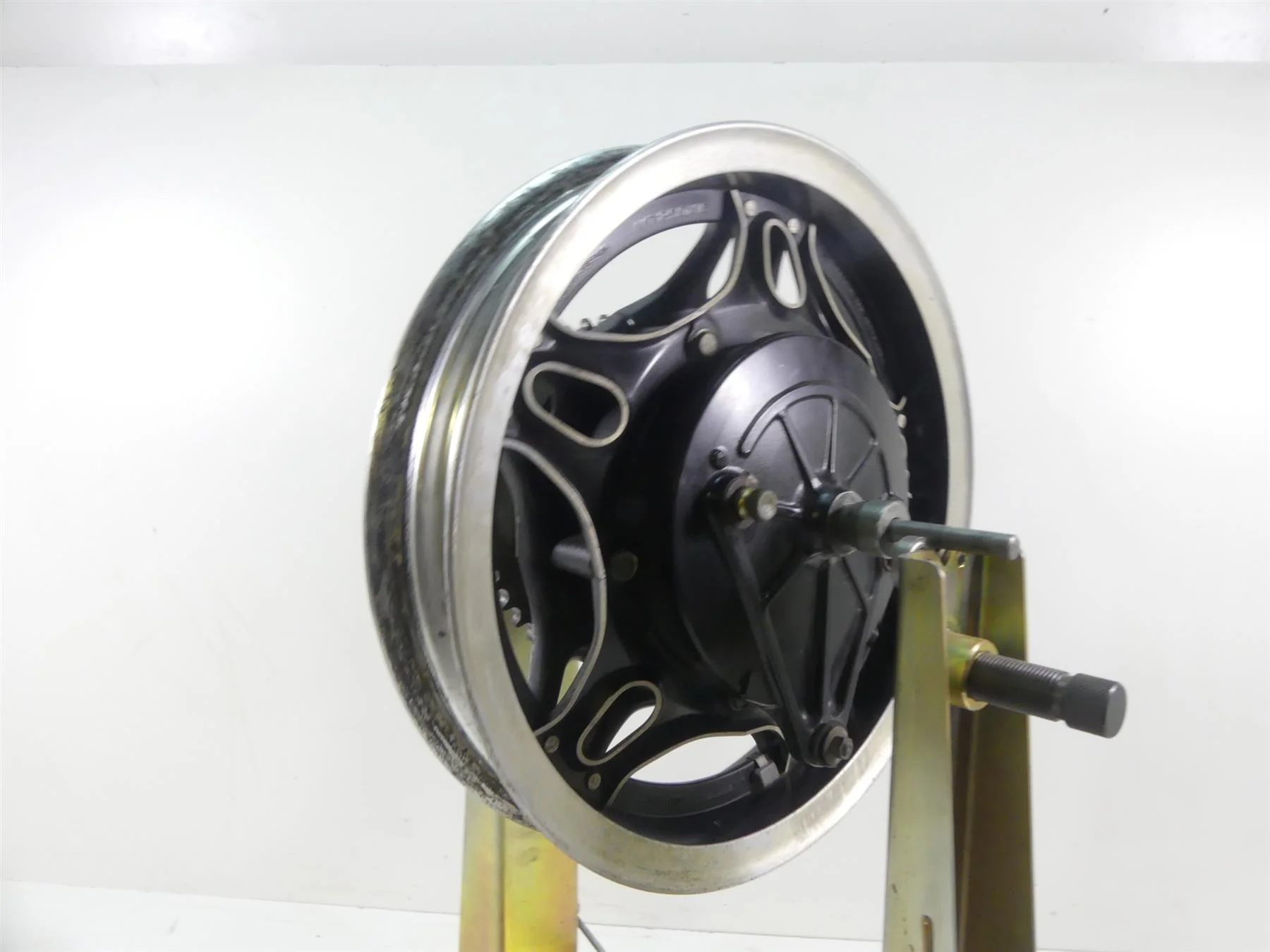 1980 Honda CB750C Custom Rear Straight 18x2.5 Wheel Rim 42650-460-670 - Image 2