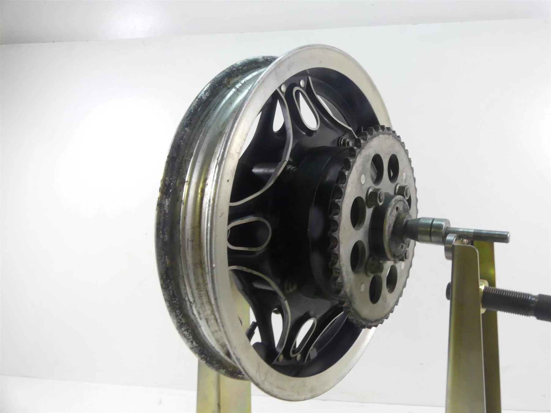 1980 Honda CB750C Custom Rear Straight 18x2.5 Wheel Rim 42650-460-670 - Image 5