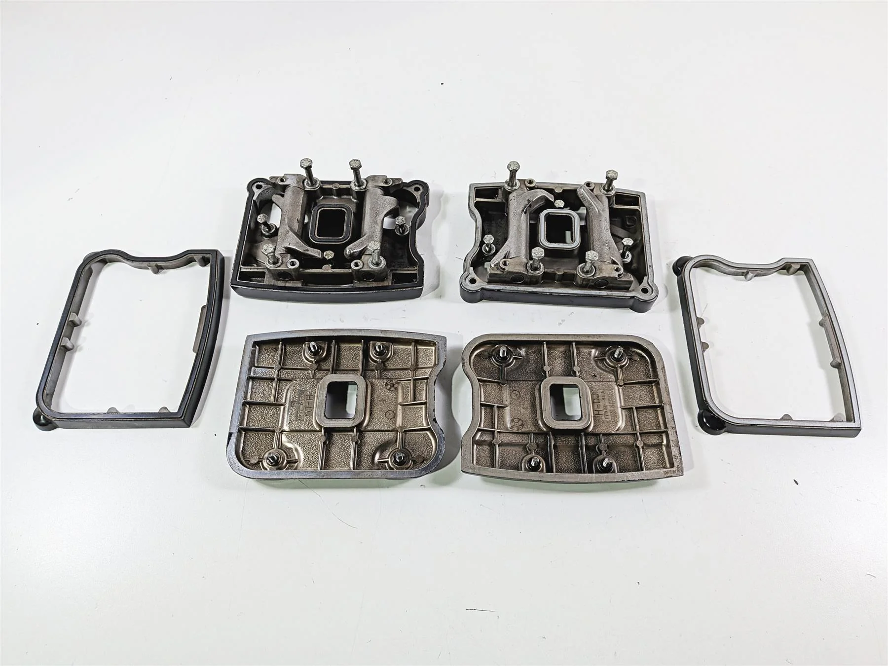 1990 Harley Touring FLHTC Electra Glide Black Rocker Box Valve Covers 17507-85 - Image 4