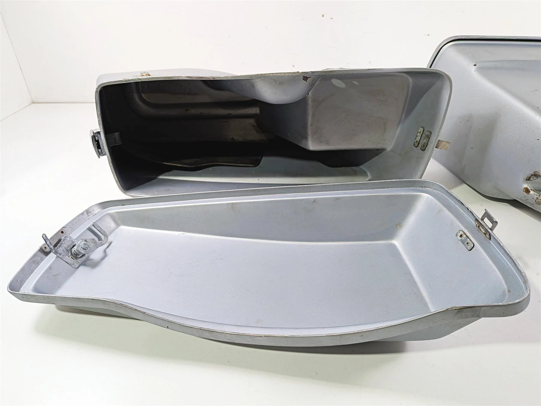 1990 Harley Touring FLHTC Electra Glide Left Right Saddlebag Saddle Bag Set - Image 10