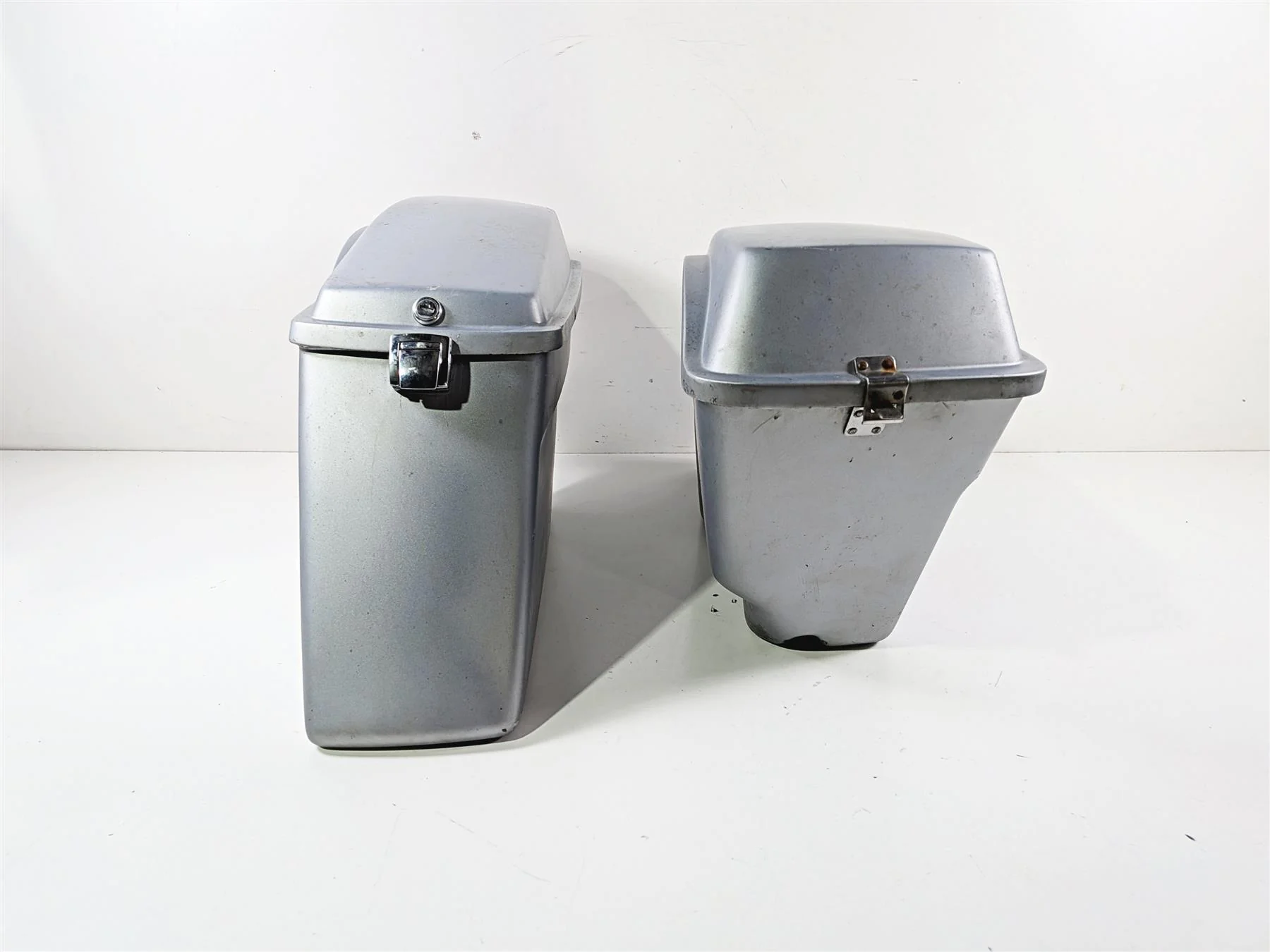 1990 Harley Touring FLHTC Electra Glide Left Right Saddlebag Saddle Bag Set - Image 2