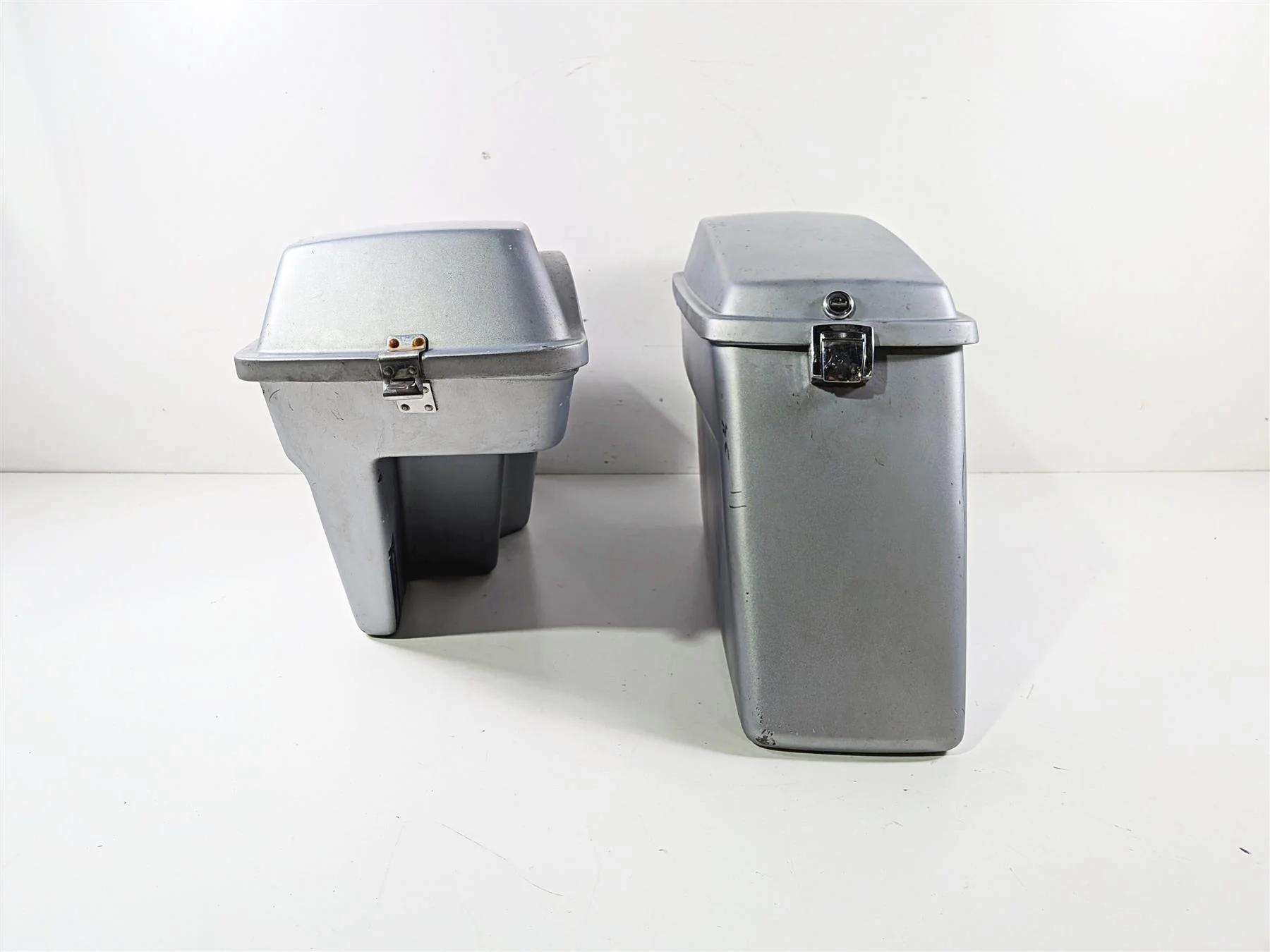 1990 Harley Touring FLHTC Electra Glide Left Right Saddlebag Saddle Bag Set - Image 4