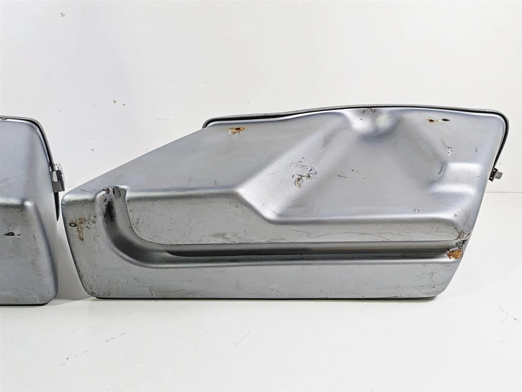 1990 Harley Touring FLHTC Electra Glide Left Right Saddlebag Saddle Bag Set - Image 6