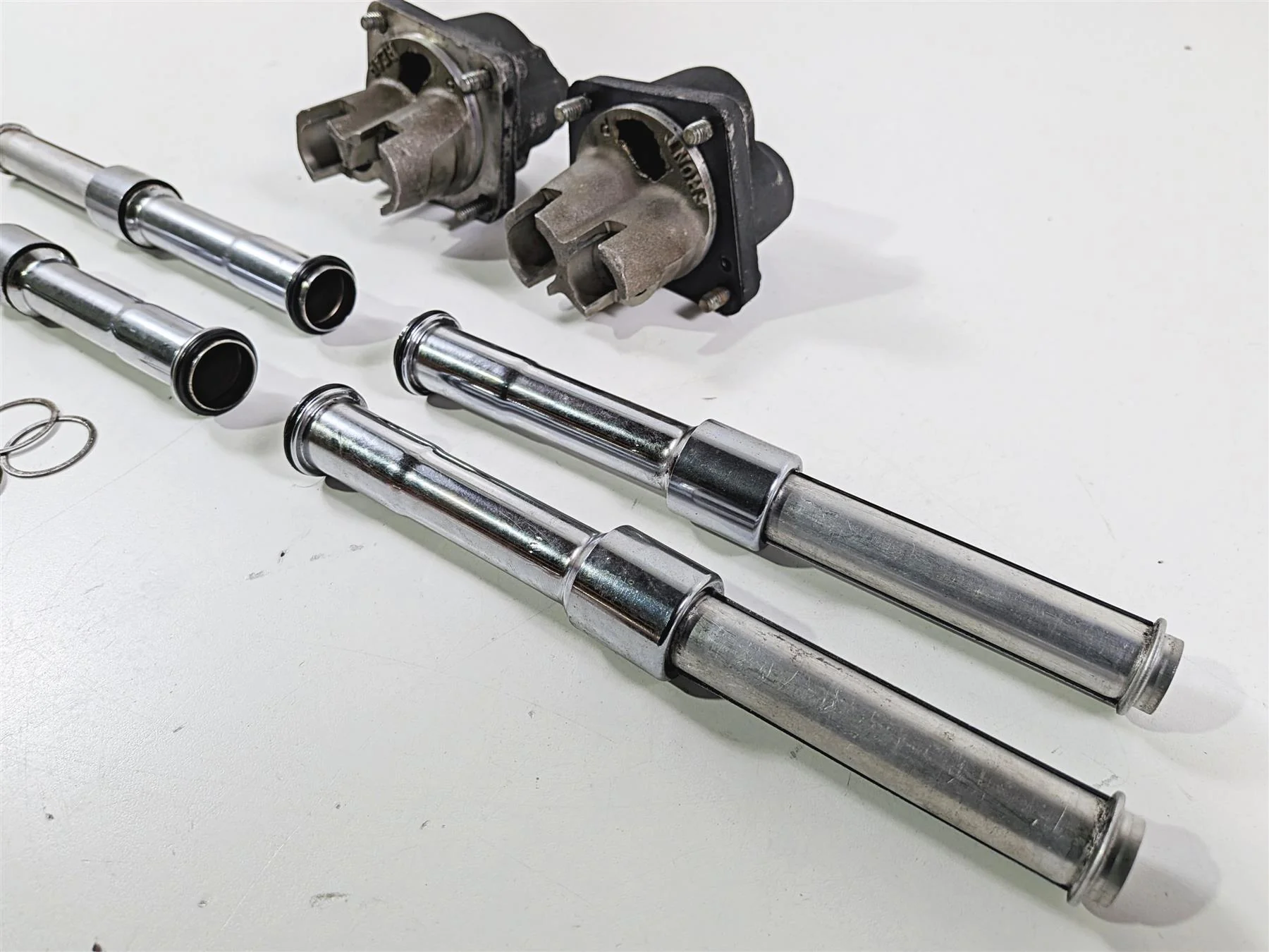 1990 Harley Touring FLHTC Electra Glide Push Rod Tapped Guide Covers 18540-83C - Image 4