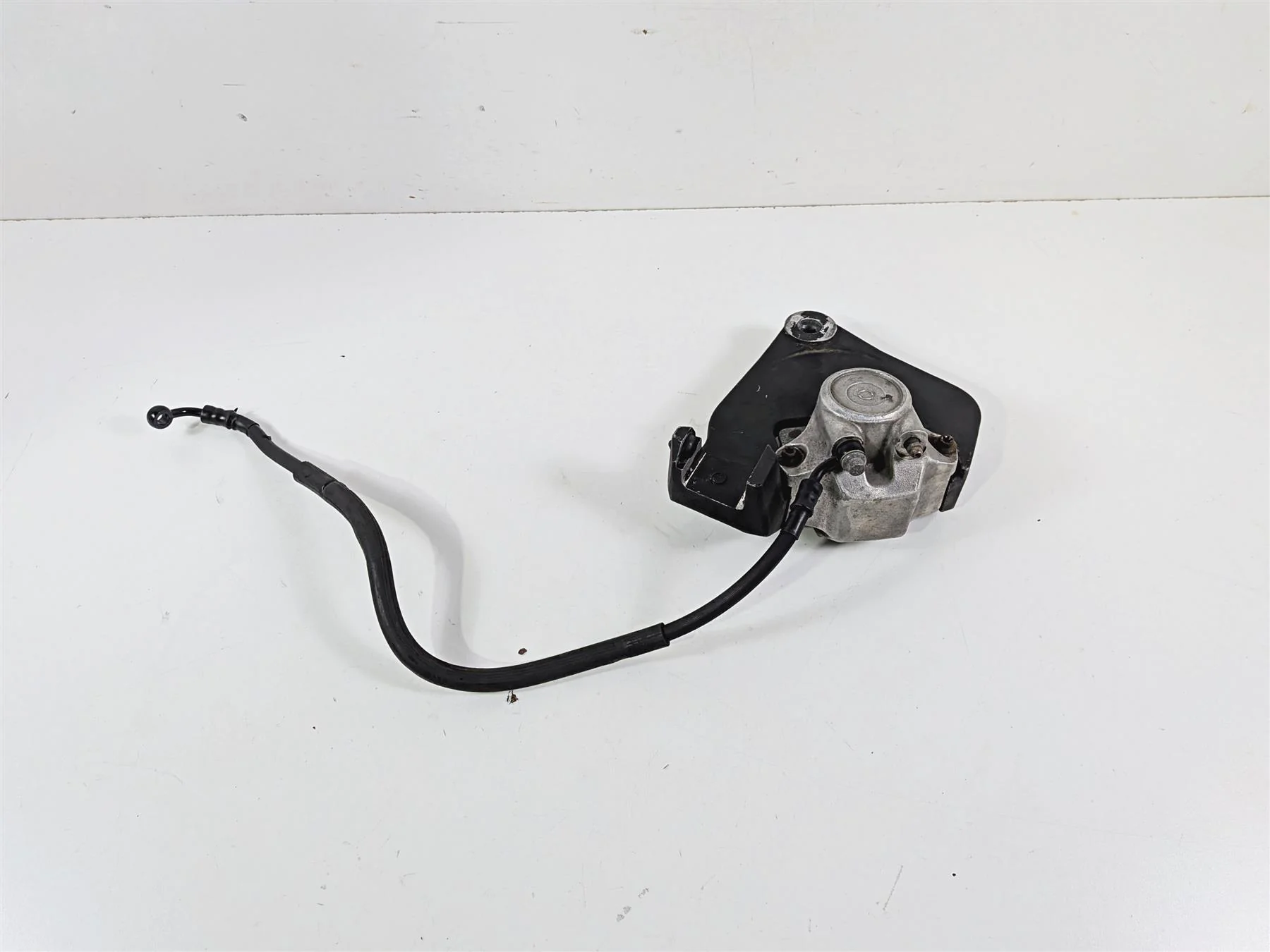 1990 Harley Touring FLHTC Electra Glide Rear Brake Caliper & Bracket 44050-87 - Image 12