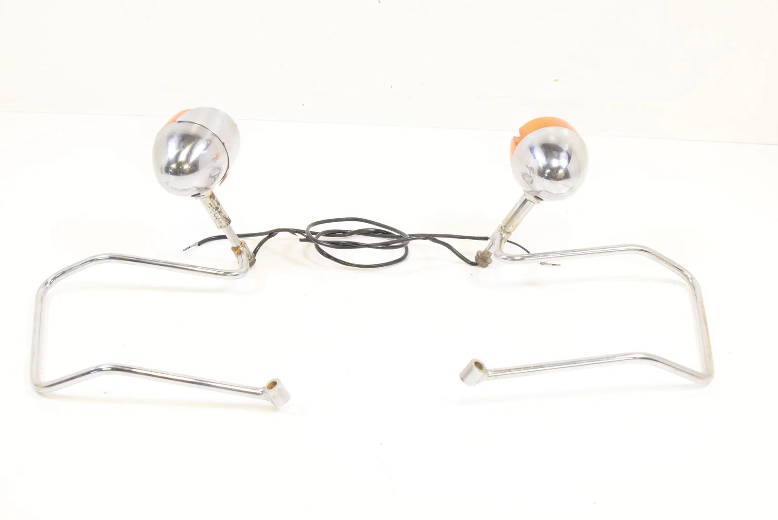 1992 Harley Dyna FXDC Super Glide Custom Rear Turn Signal Saddlebag Mount SET - Image 2