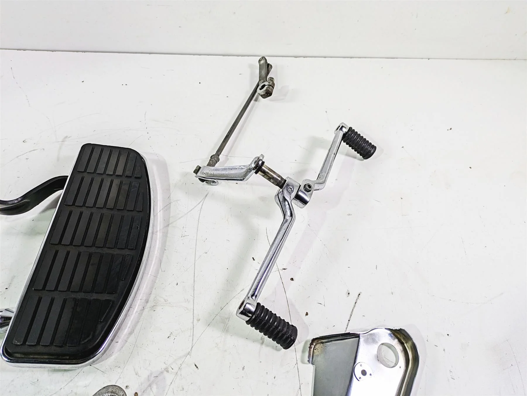 1992 Harley FLSTC Softail Heritage Front Left Floor Board Shifter Set 50621-79 - Image 11