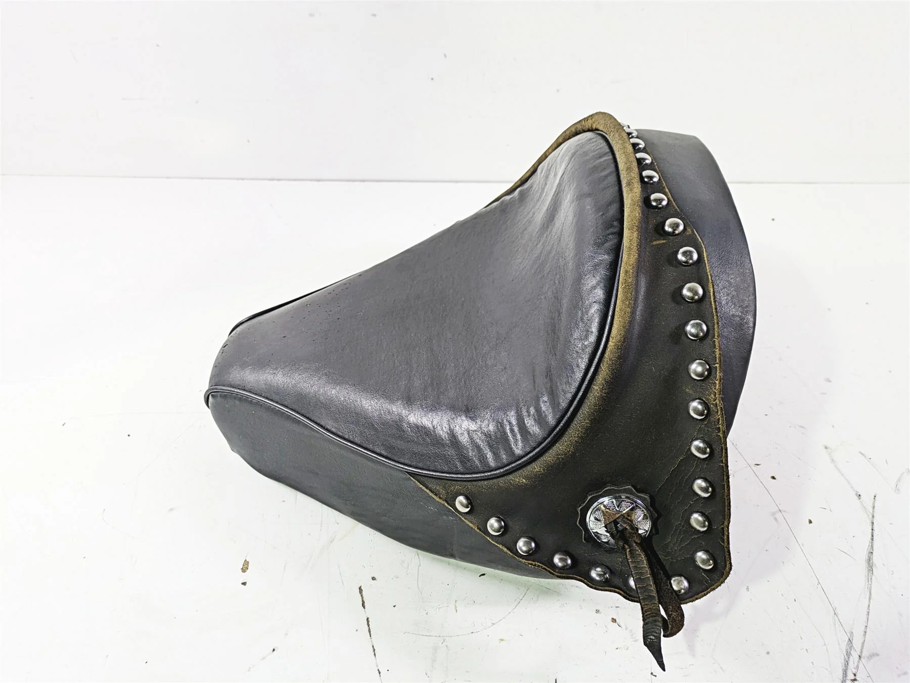 1992 Harley FLSTC Softail Heritage Front Rider Seat Saddle - Read 52236-86E