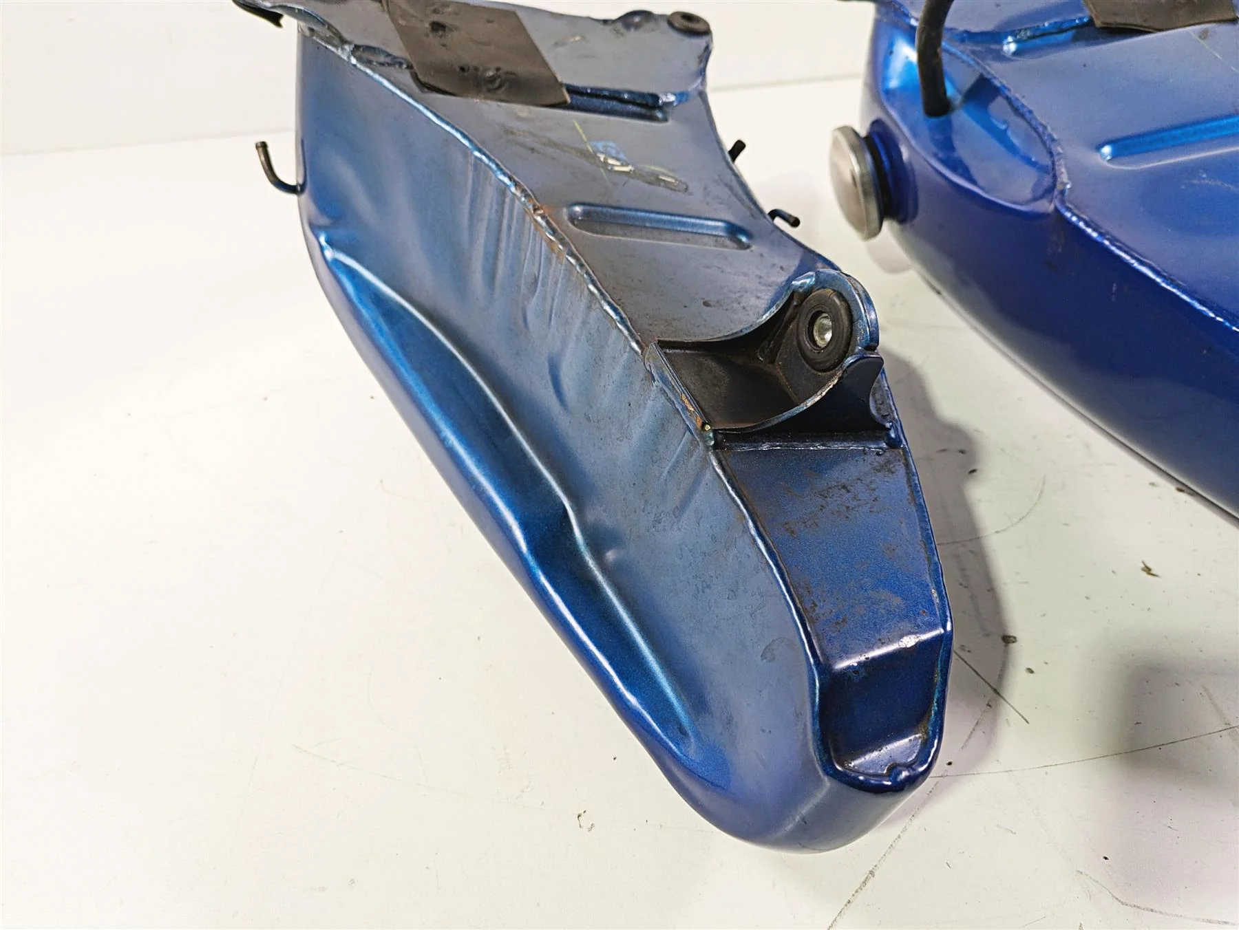 1992 Harley FLSTC Softail Heritage Fuel Gas Petrol Tank & Petcock -Read 61218-85 - Image 7