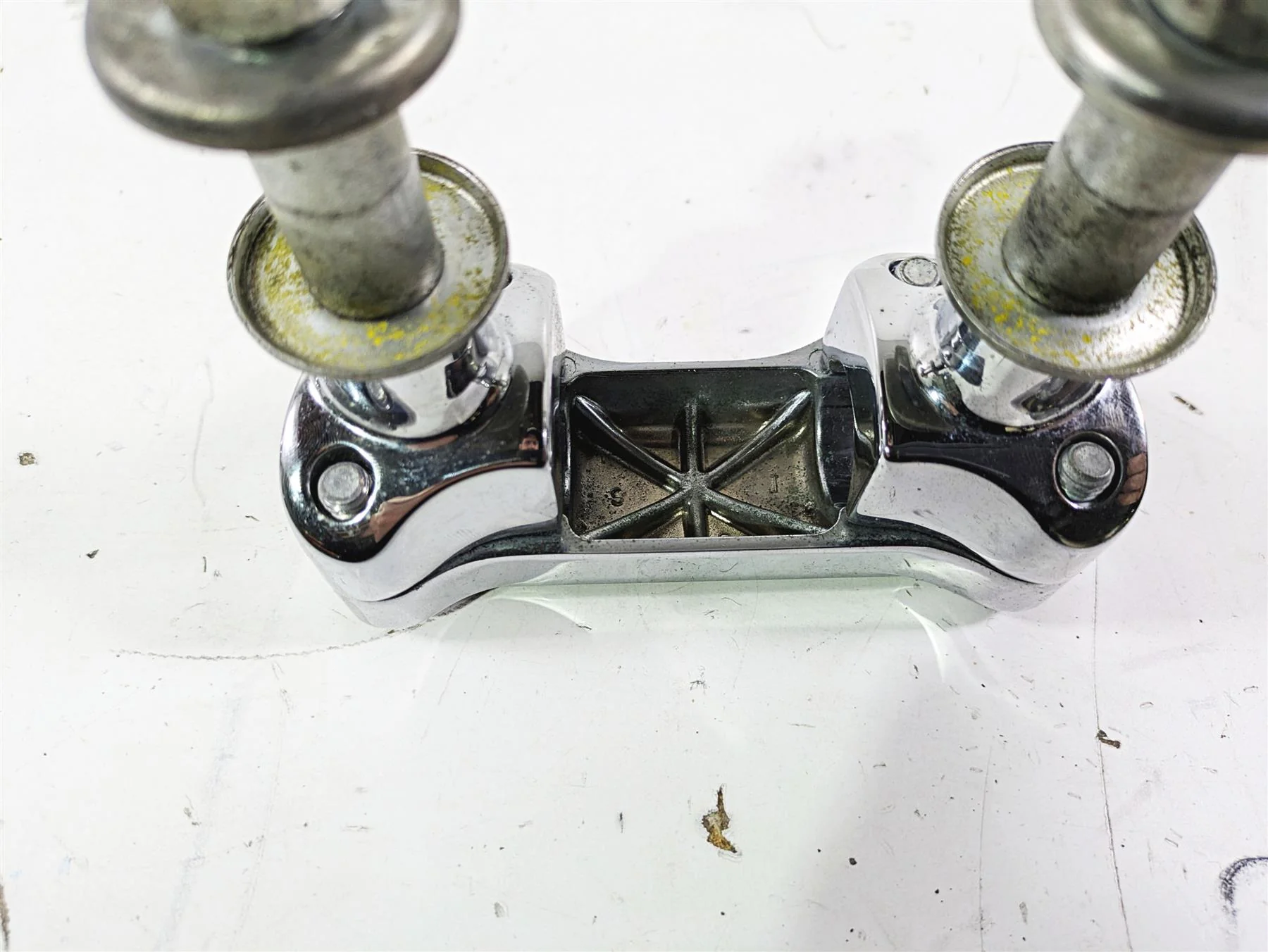 1992 Harley FLSTC Softail Heritage Handlebar Holder Riser Set 56567-86B - Image 8