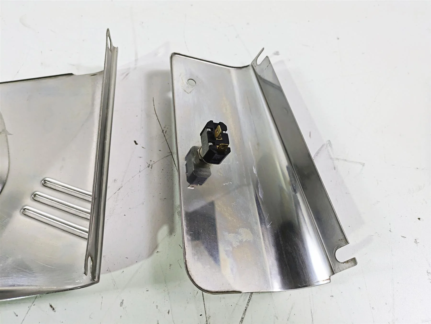 1992 Harley FLSTC Softail Heritage Headlight Head Light Cover Set 67808-86 - Image 9