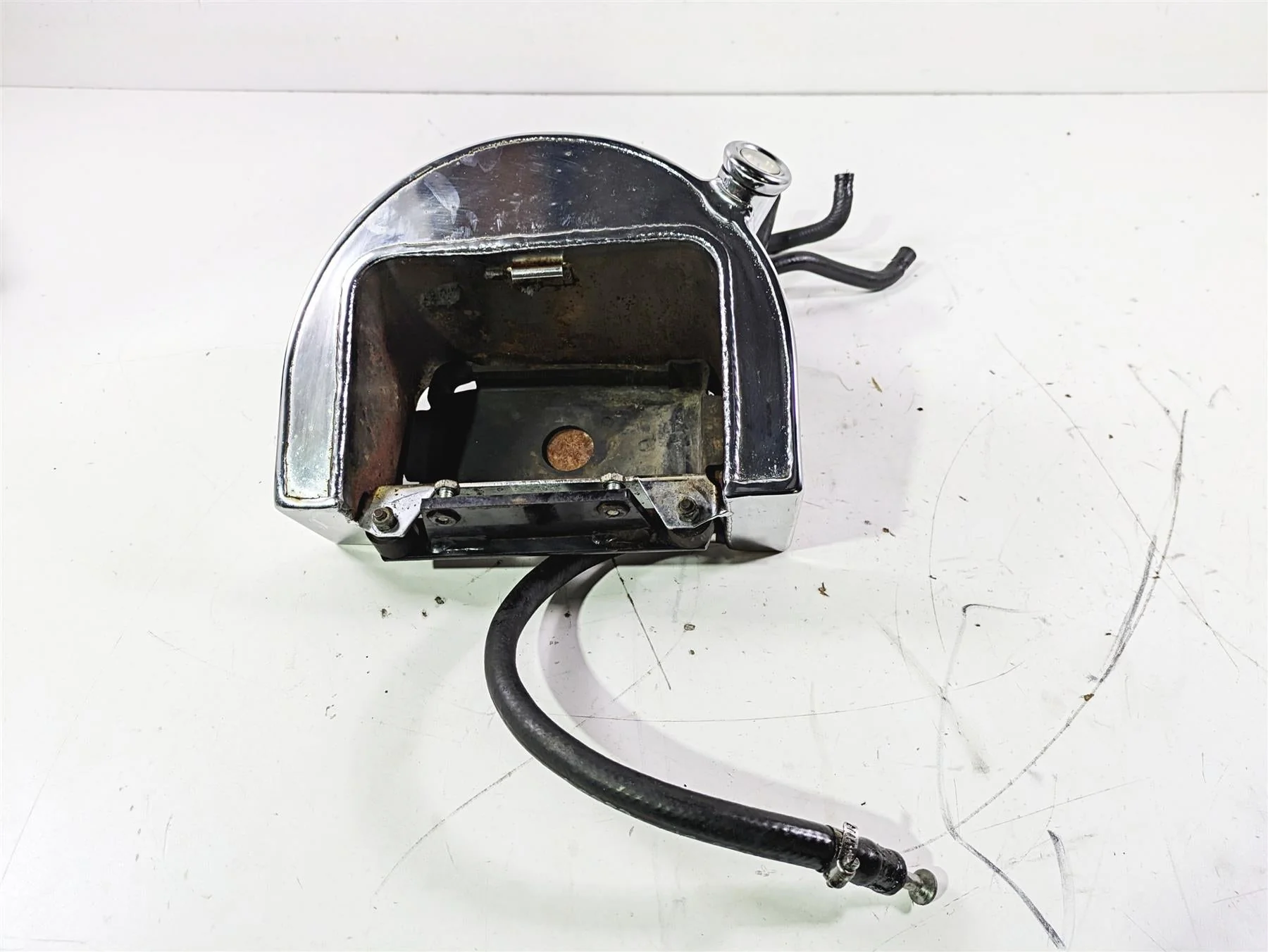 1992 Harley FLSTC Softail Heritage Oil Tank Reservoir & Lines Set 62498-91 - Image 3