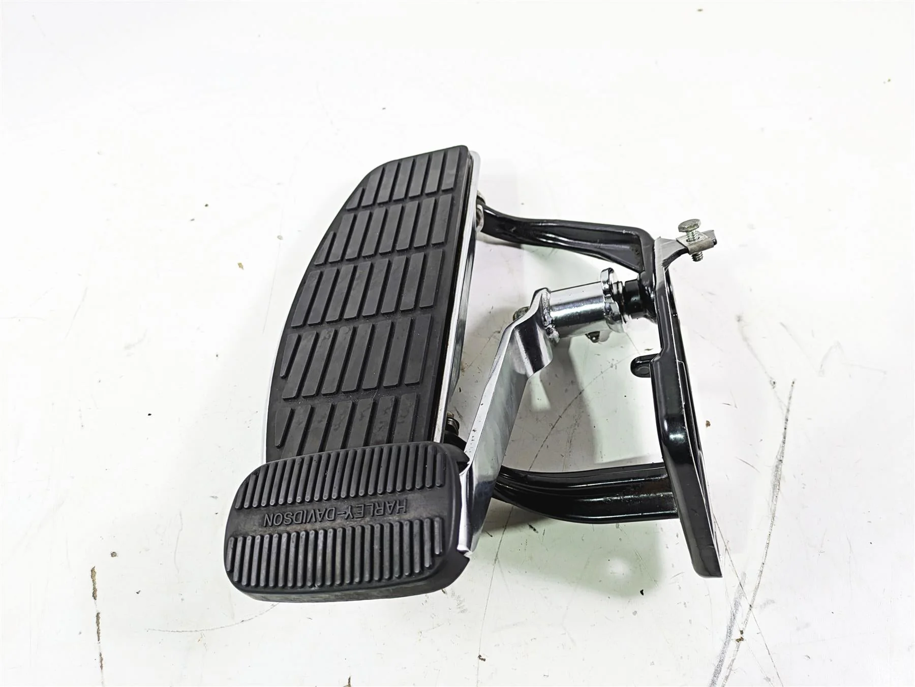 1992 Harley FLSTC Softail Heritage Right Floor Board Brake Pedal Set 42431-87 - Image 3