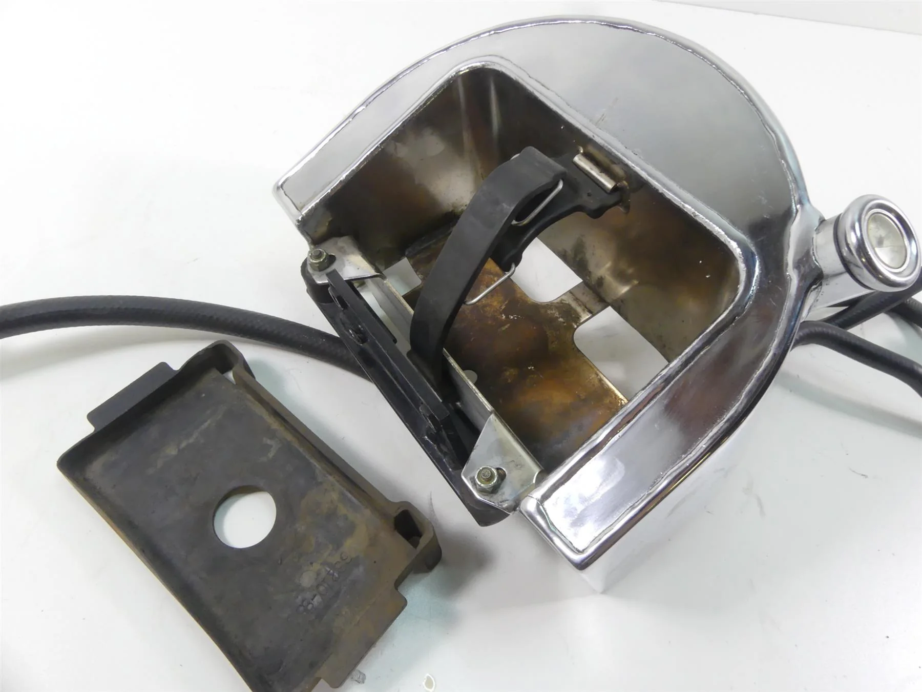 1993 Harley FXSTS Softail Springer Chrome Oil Tank Reservoir + Lines 62498-91 - Image 8