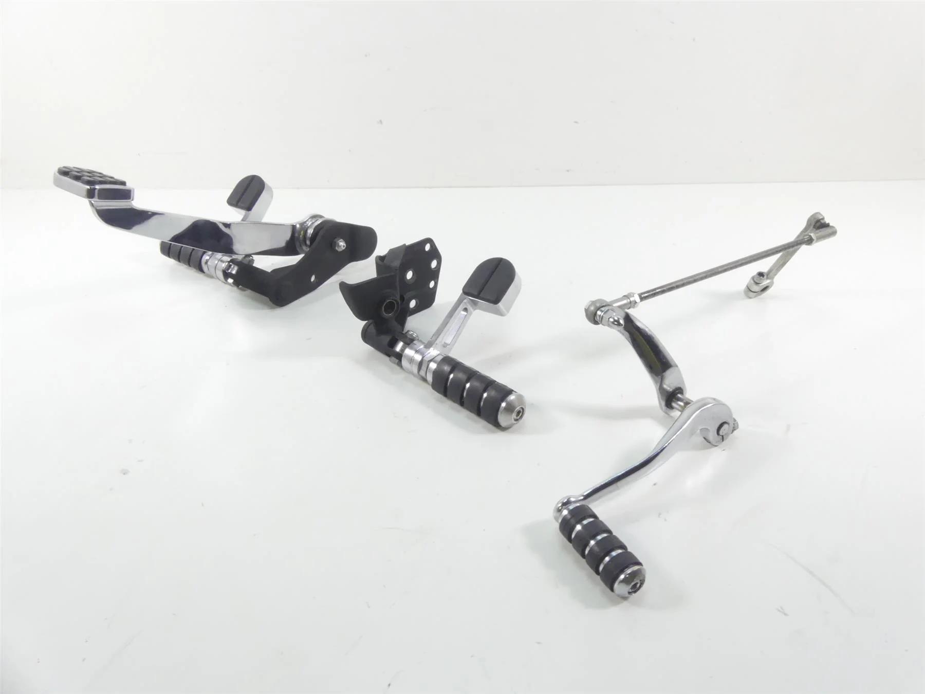 1993 Harley FXSTS Softail Springer Front Kuryakyn Footpeg Shifter Set 8075 8044