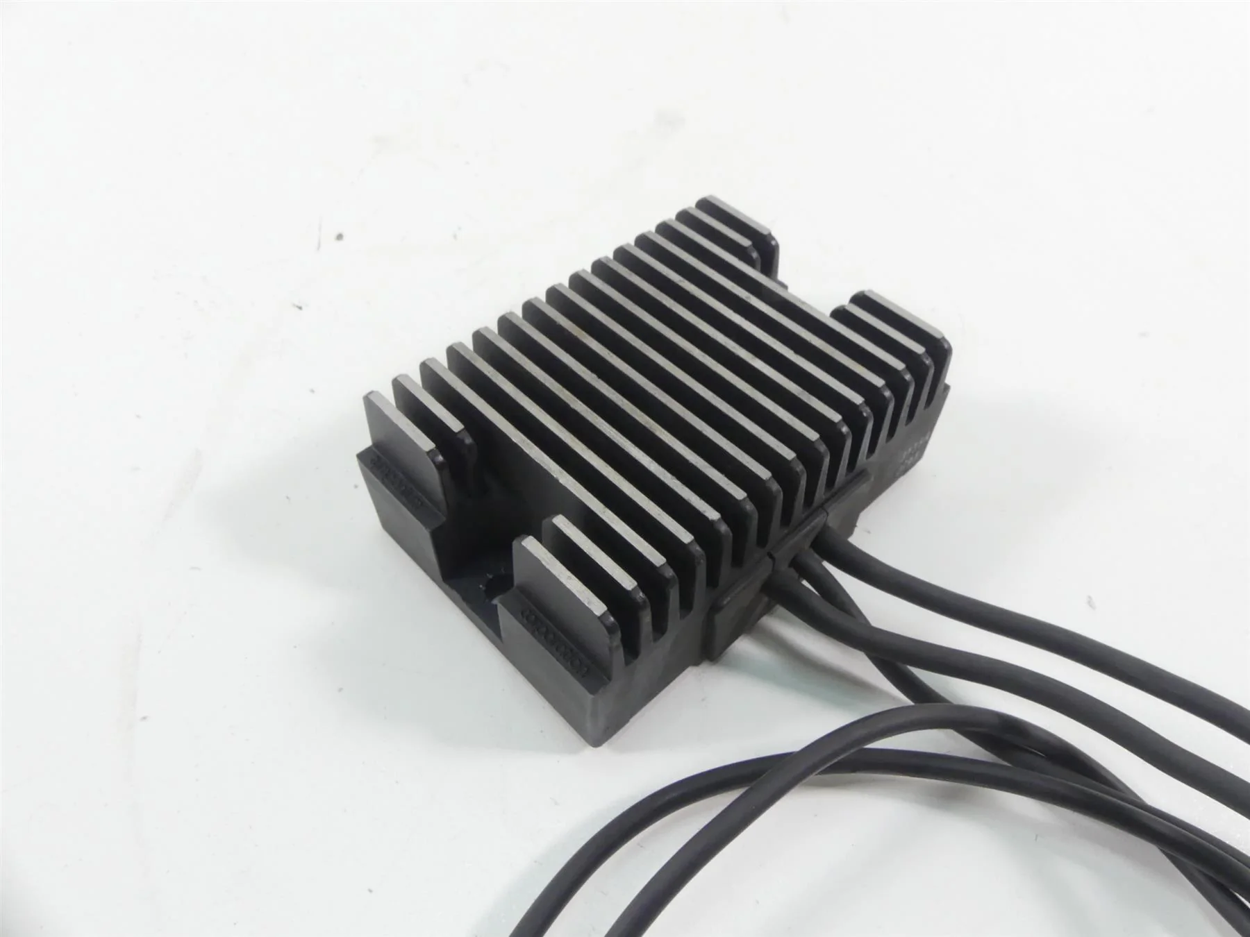 1993 Harley FXSTS Softail Springer Rectifier Voltage Regulator 74519-88B - Image 3
