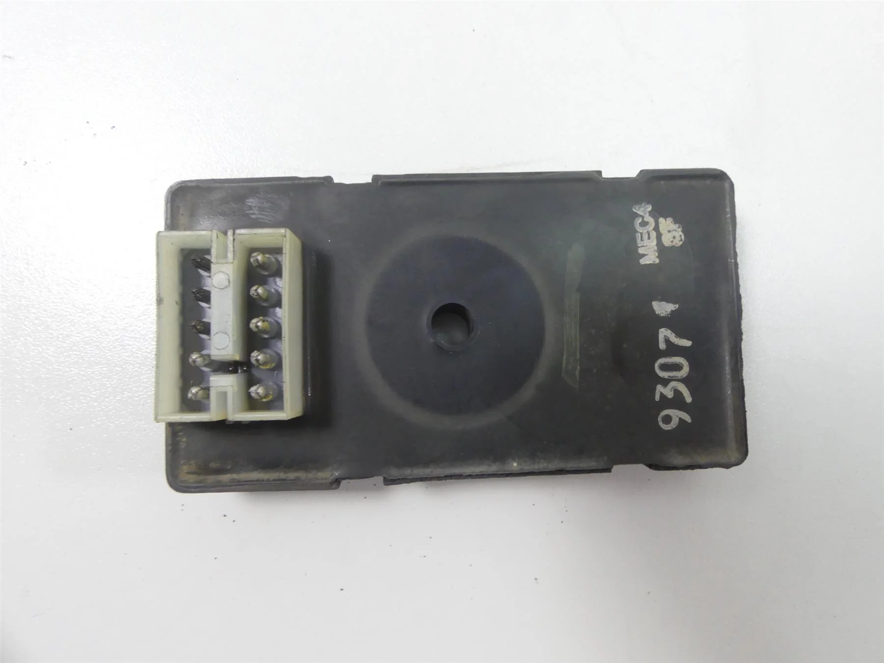1993 Harley FXSTS Softail Springer Tsm Turn Signal Module - Read 68537-89G 9307 - Image 6