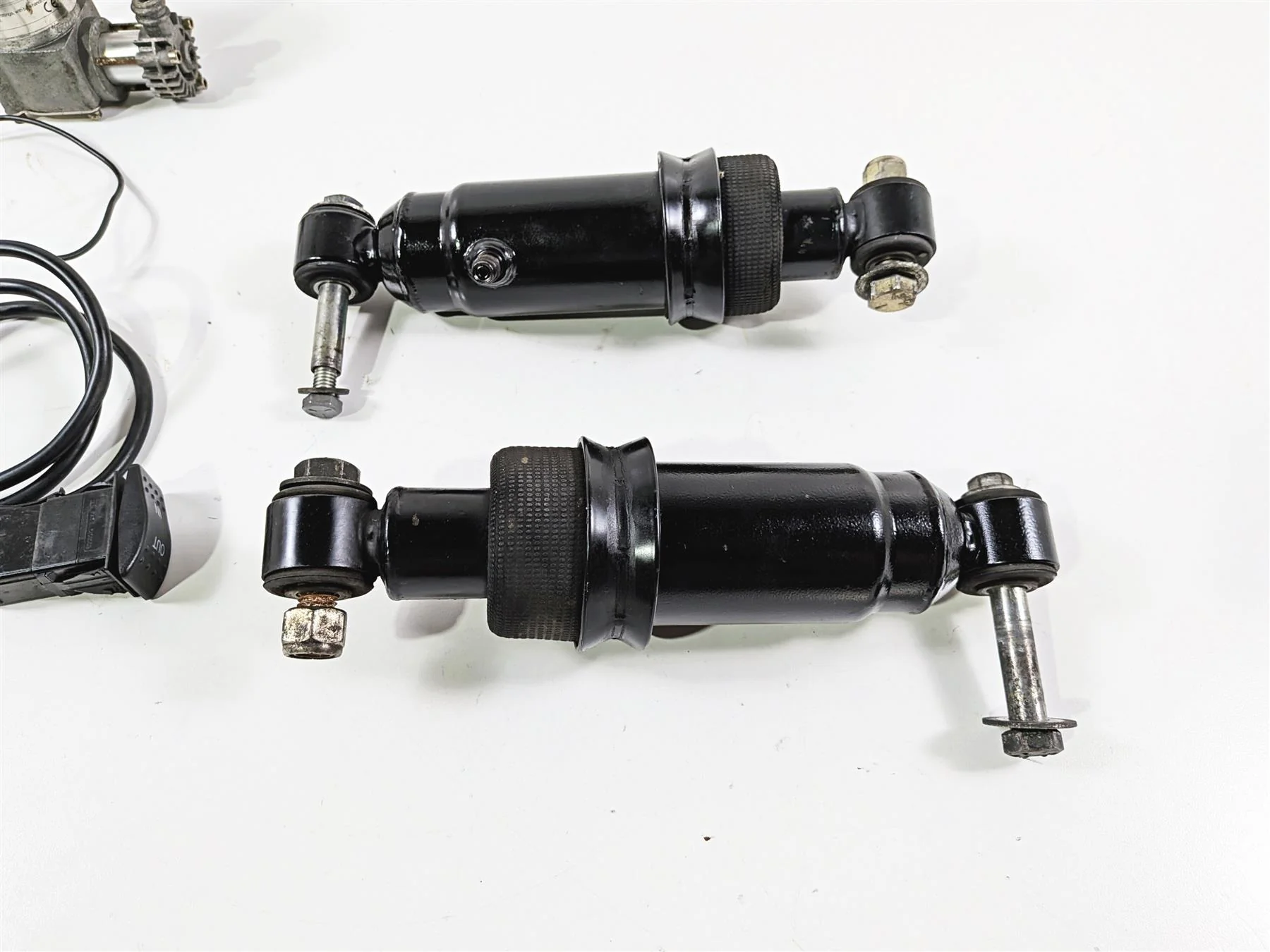 1993 Harley Touring FLHTCU Electra Glide Air Ride System - Brand Unknown - Image 6