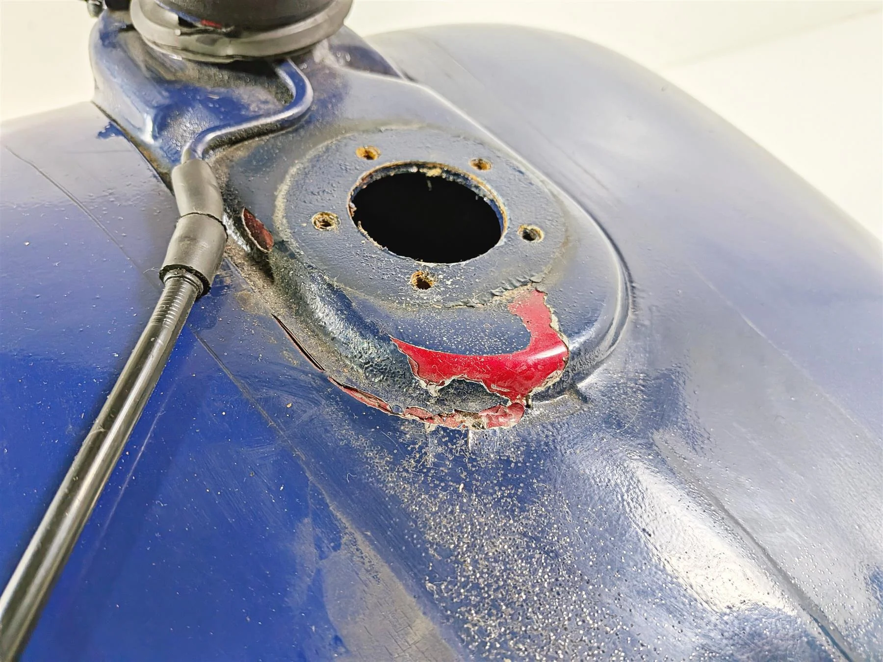 1993 Harley Touring FLHTCU Electra Glide Fuel Gas Petrol Tank READ 61227-92A - Image 6