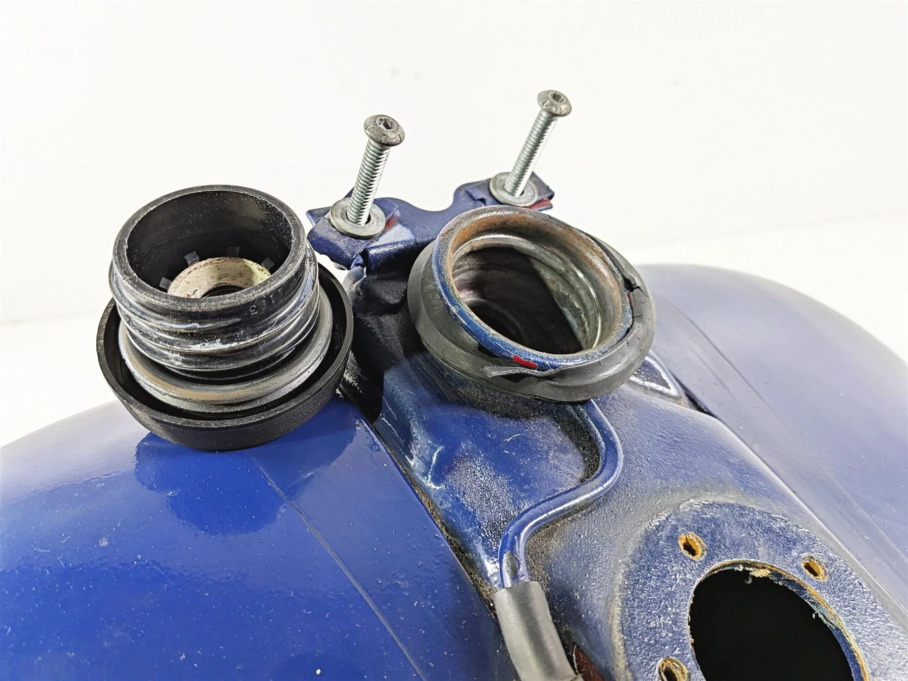 1993 Harley Touring FLHTCU Electra Glide Fuel Gas Petrol Tank READ 61227-92A - Image 7