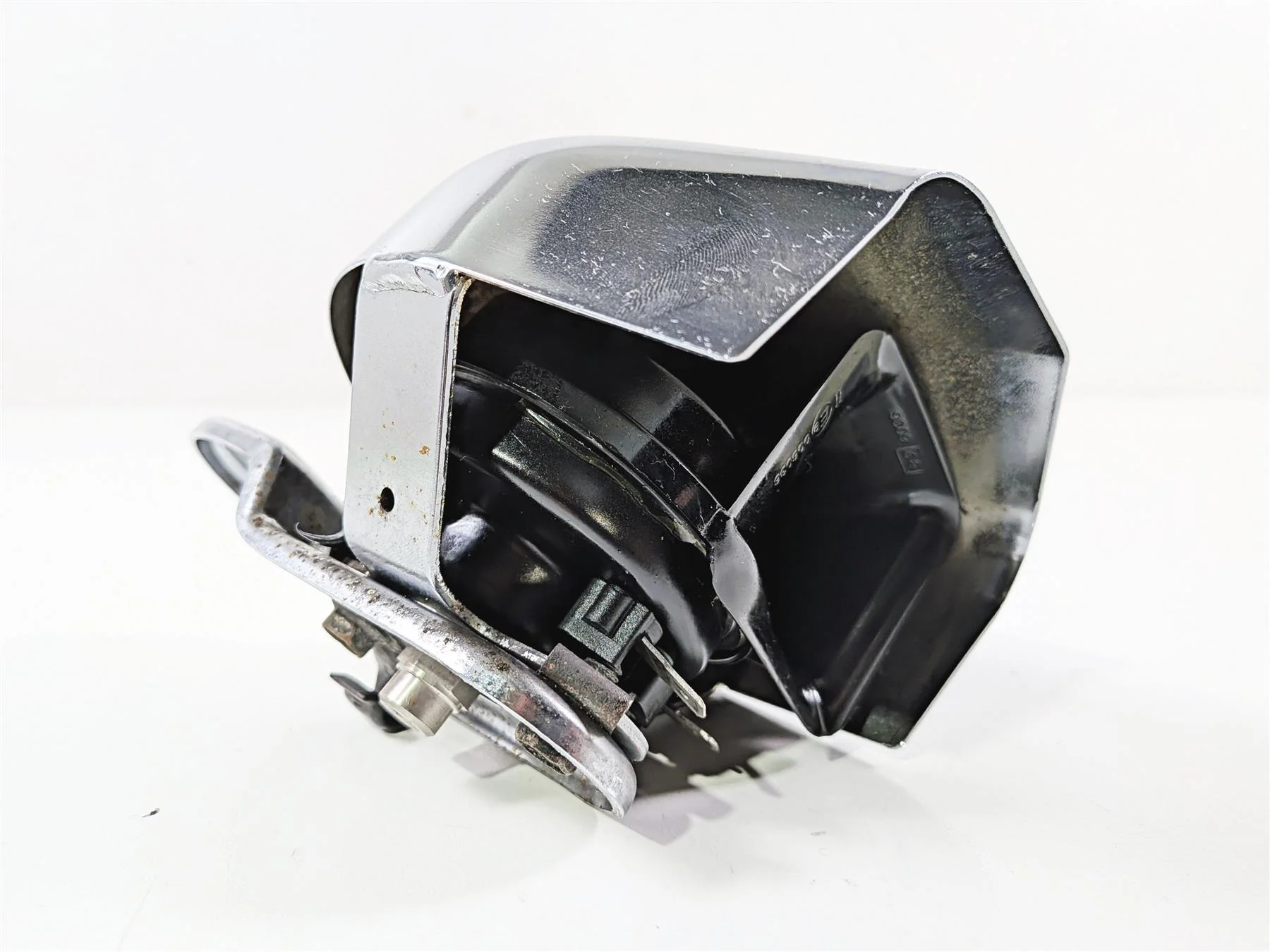 1993 Harley Touring FLHTCU Electra Glide Horn & Chrome Cover 69060-90H 61300478A - Image 8