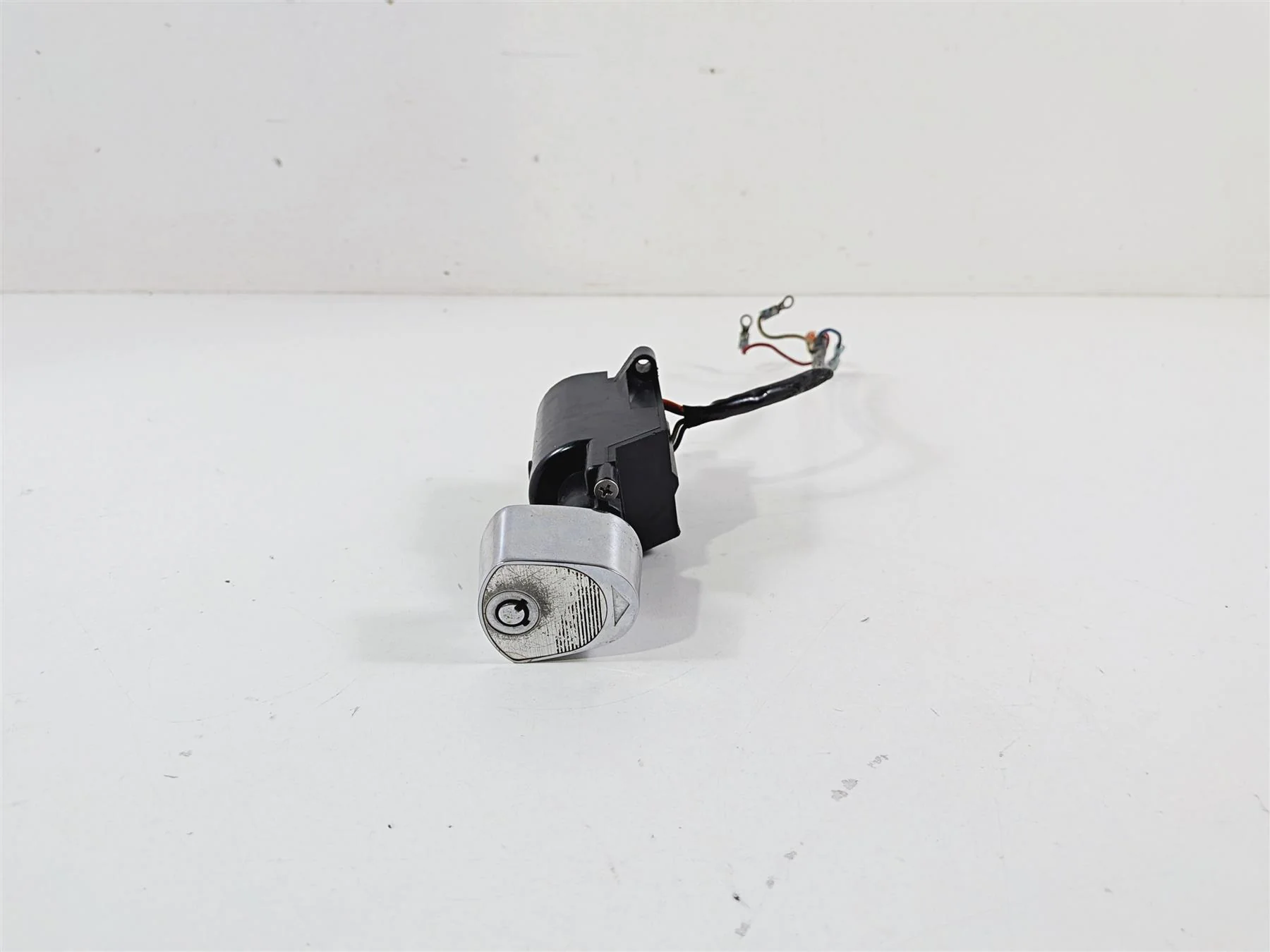 1993 Harley Touring FLHTCU Electra Glide Ignition Switch Unlocked ; VIN 71526-93B - Image 3