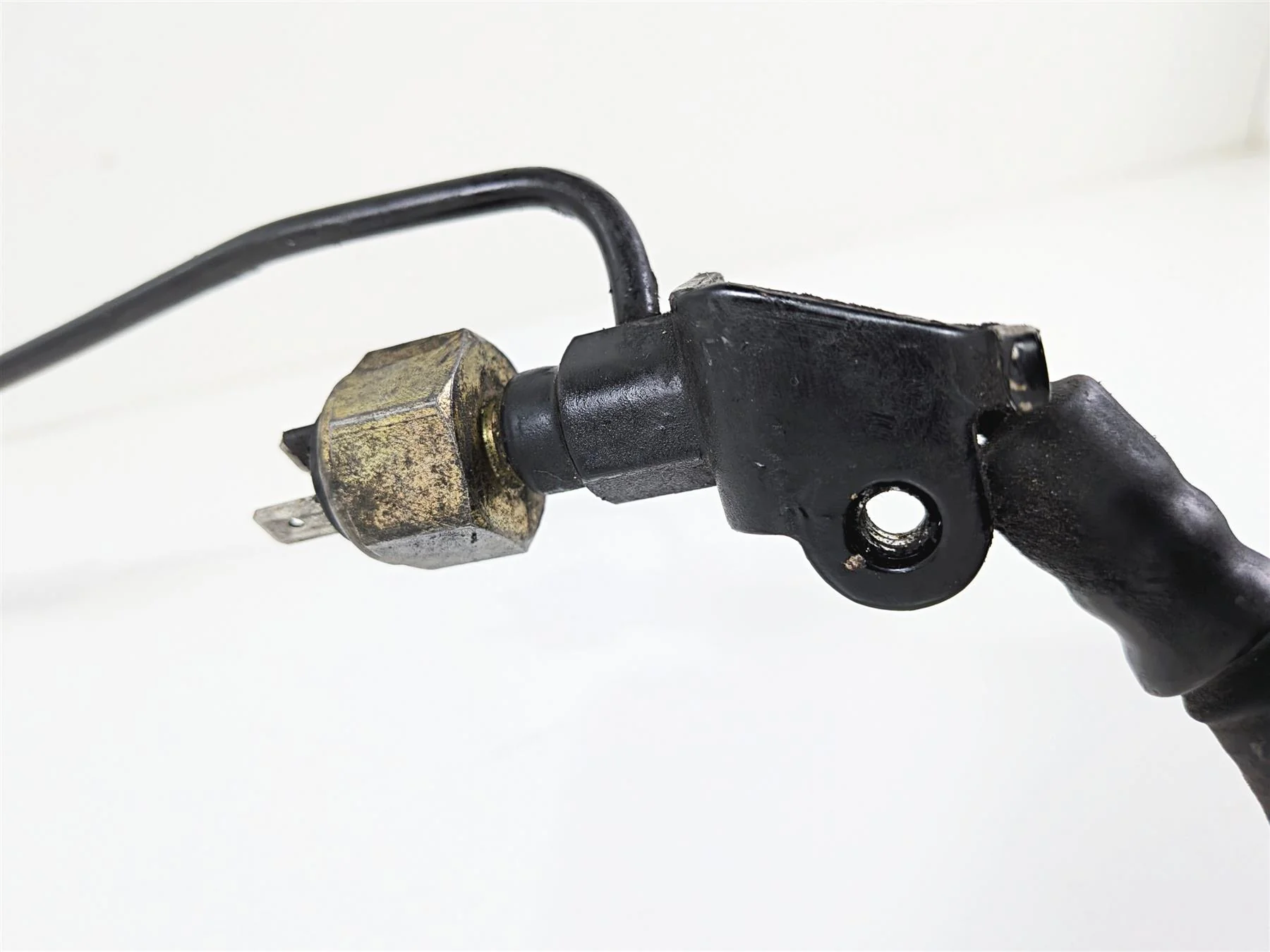 1993 Harley Touring FLHTCU Electra Glide Rear Brake Caliper & Bracket 44050-87 - Image 11