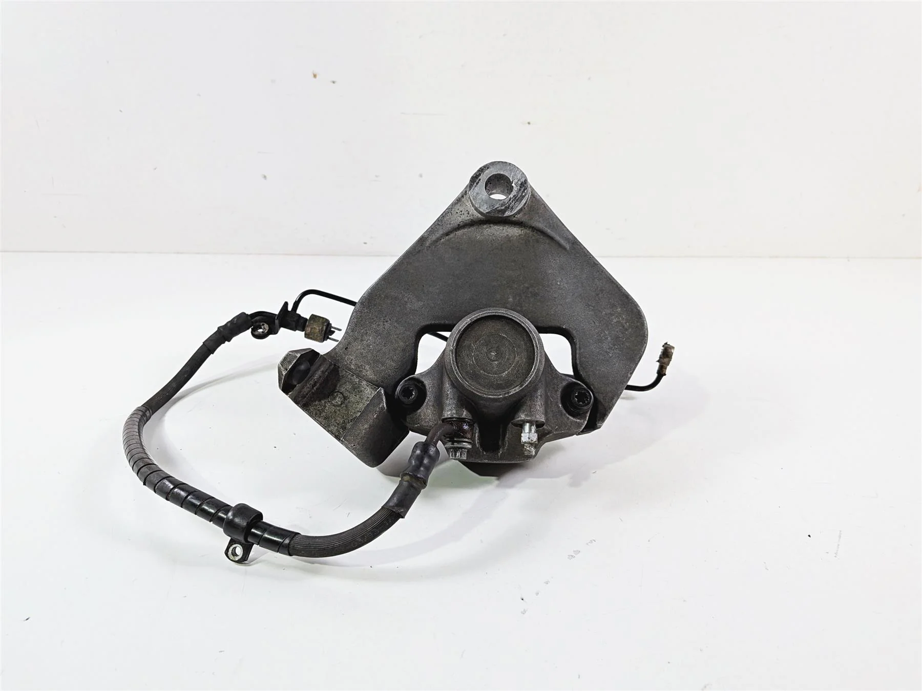 1993 Harley Touring FLHTCU Electra Glide Rear Brake Caliper & Bracket 44050-87 - Image 2