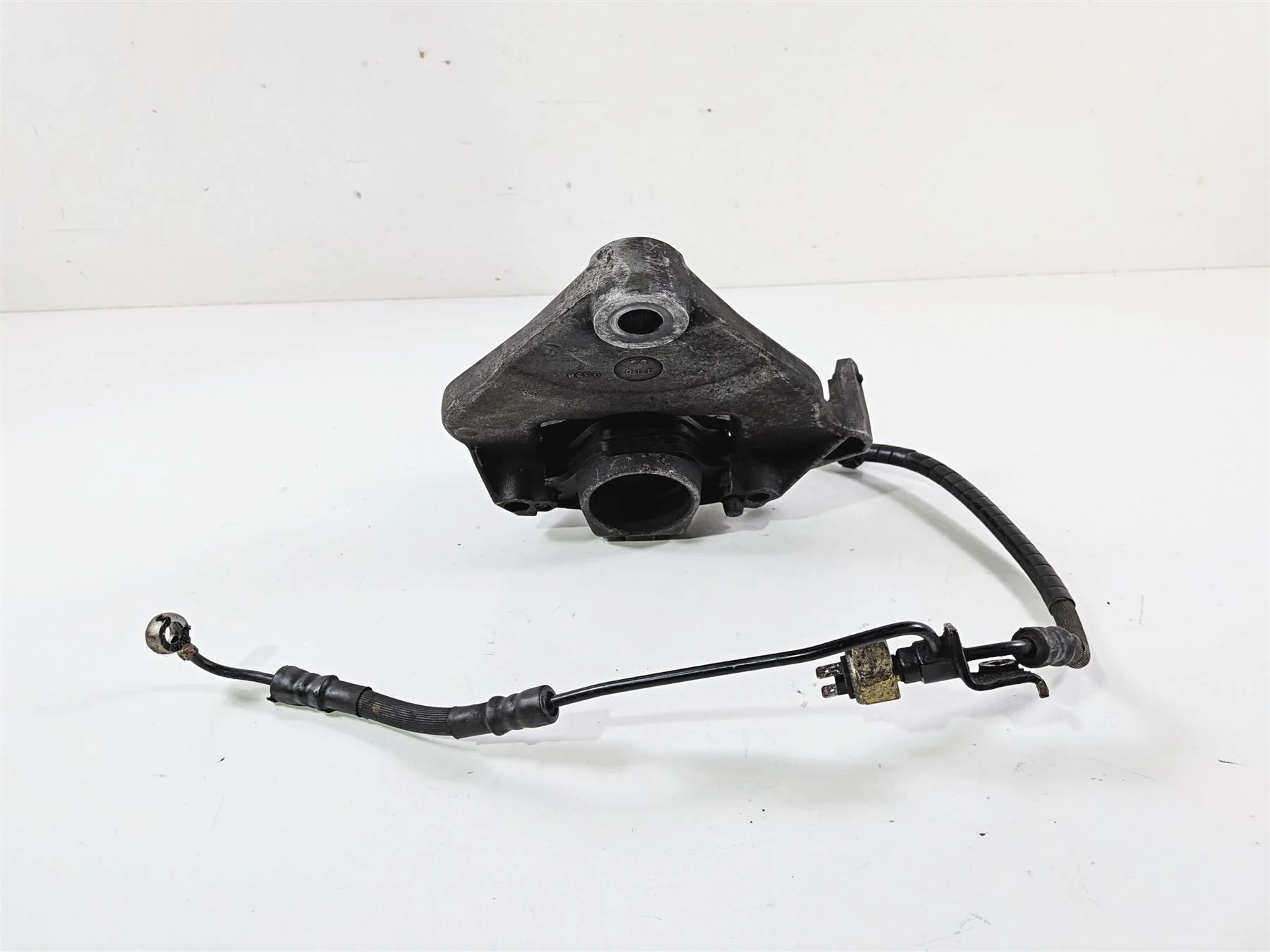 1993 Harley Touring FLHTCU Electra Glide Rear Brake Caliper & Bracket 44050-87 - Image 4