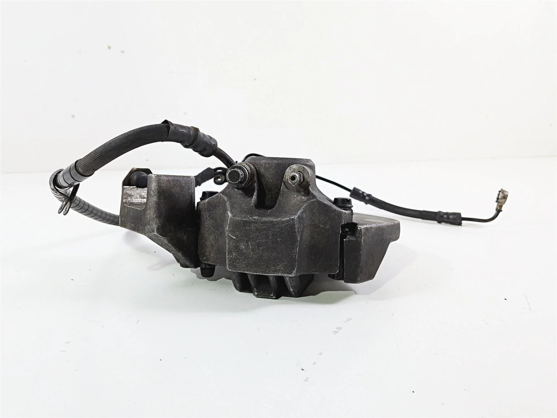 1993 Harley Touring FLHTCU Electra Glide Rear Brake Caliper & Bracket 44050-87 - Image 6