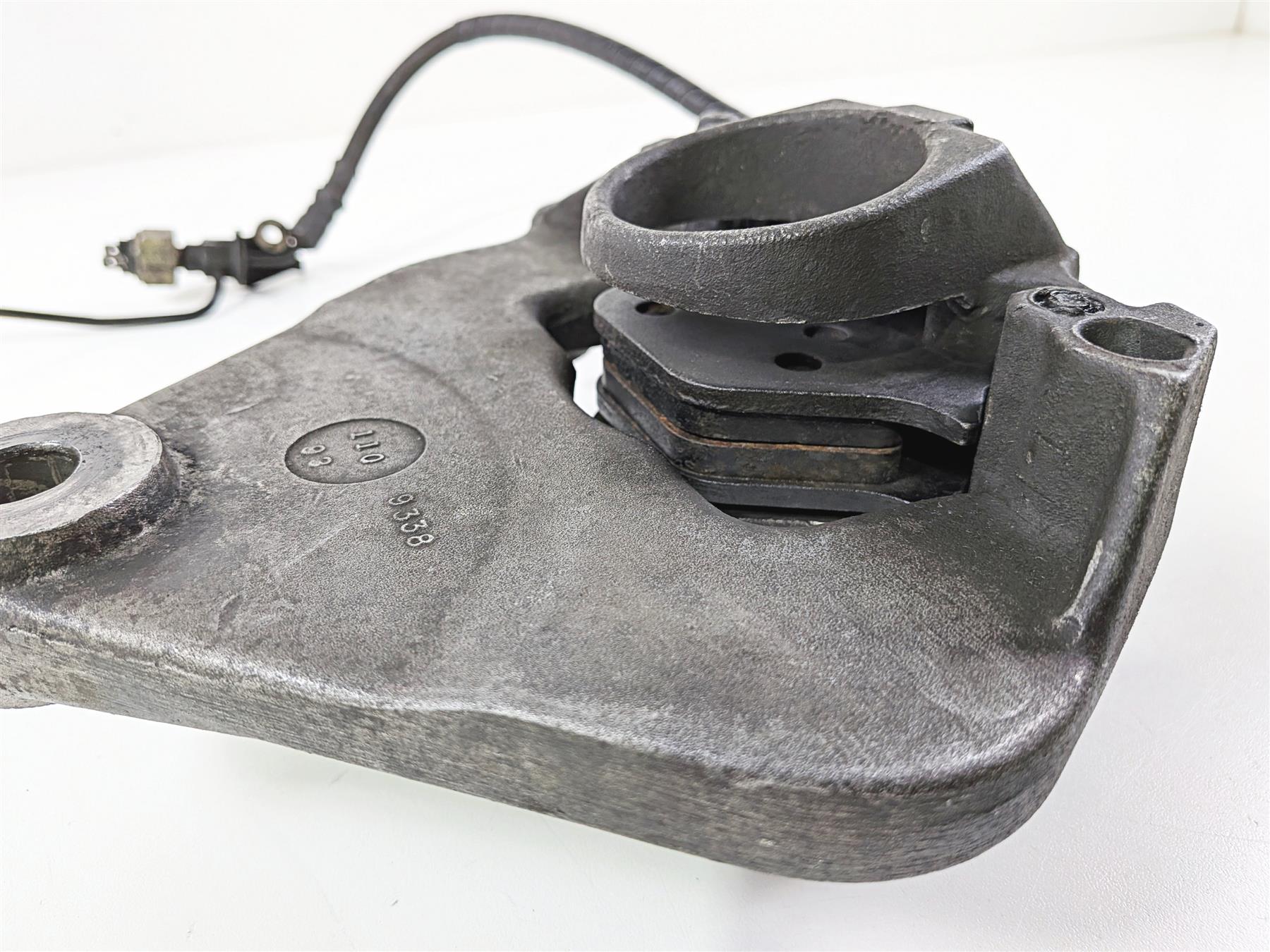 1993 Harley Touring FLHTCU Electra Glide Rear Brake Caliper & Bracket 44050-87 - Image 7