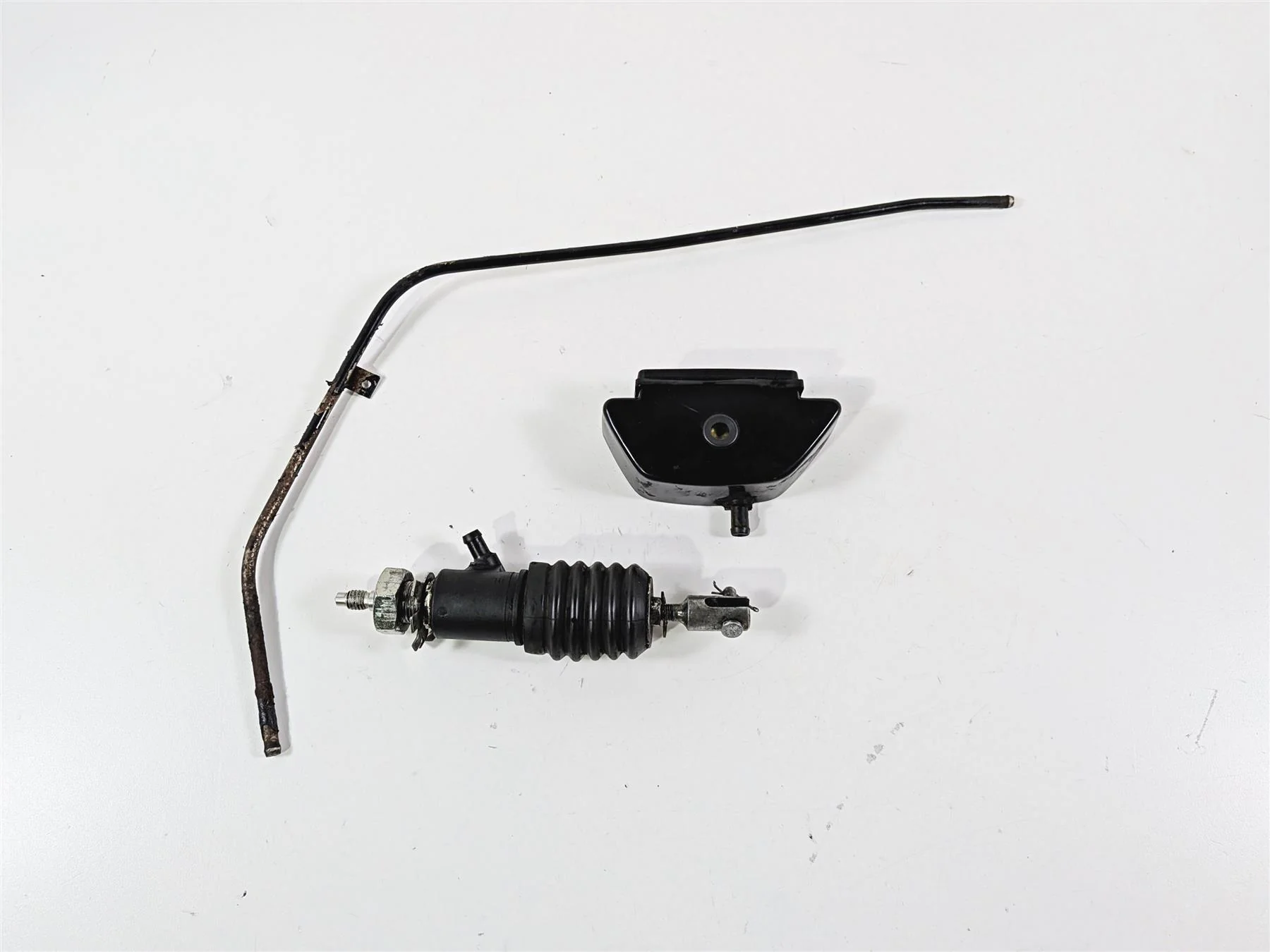 1993 Harley Touring FLHTCU Electra Glide Rear Brake Master Cylinder 41755-92A