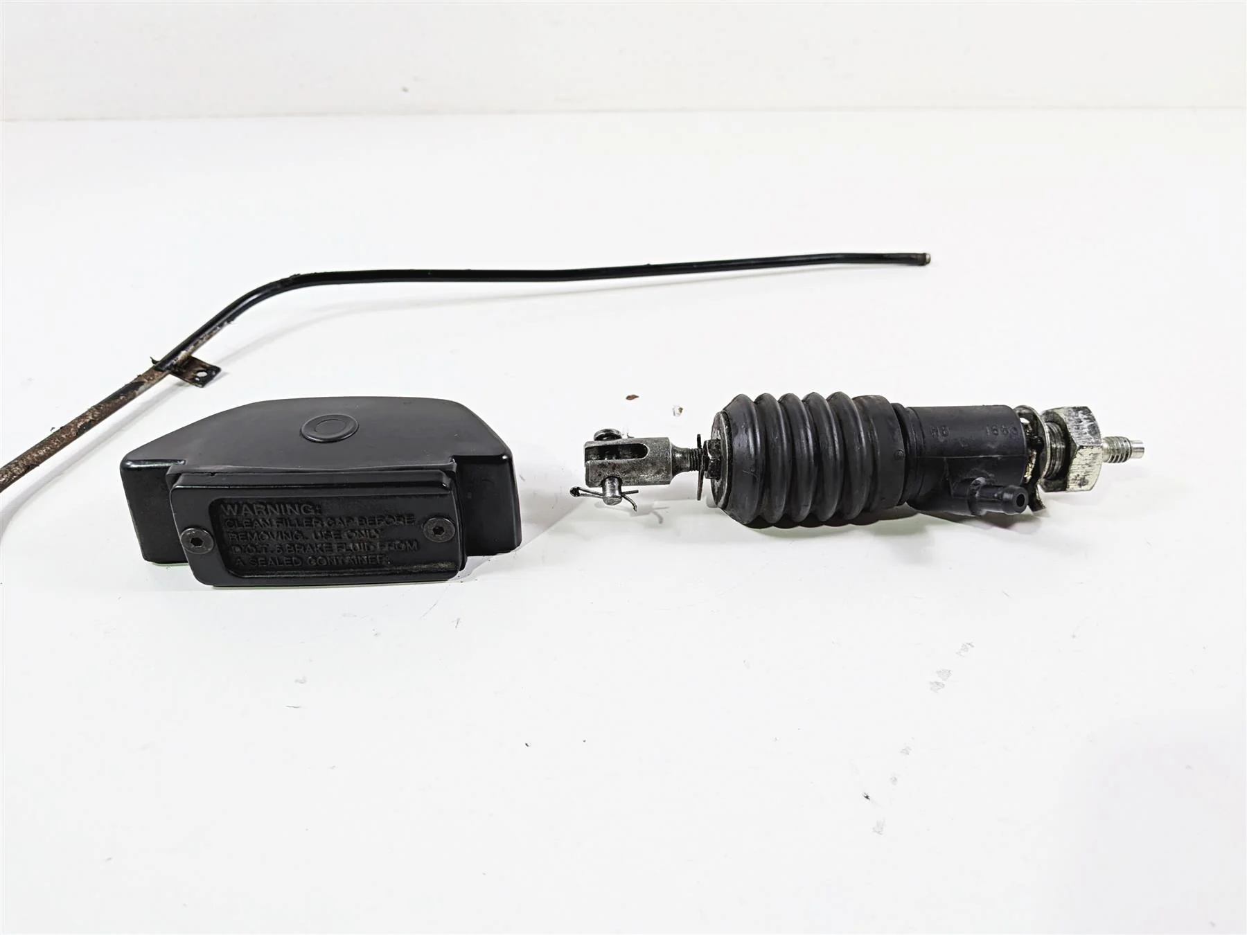 1993 Harley Touring FLHTCU Electra Glide Rear Brake Master Cylinder 41755-92A - Image 4