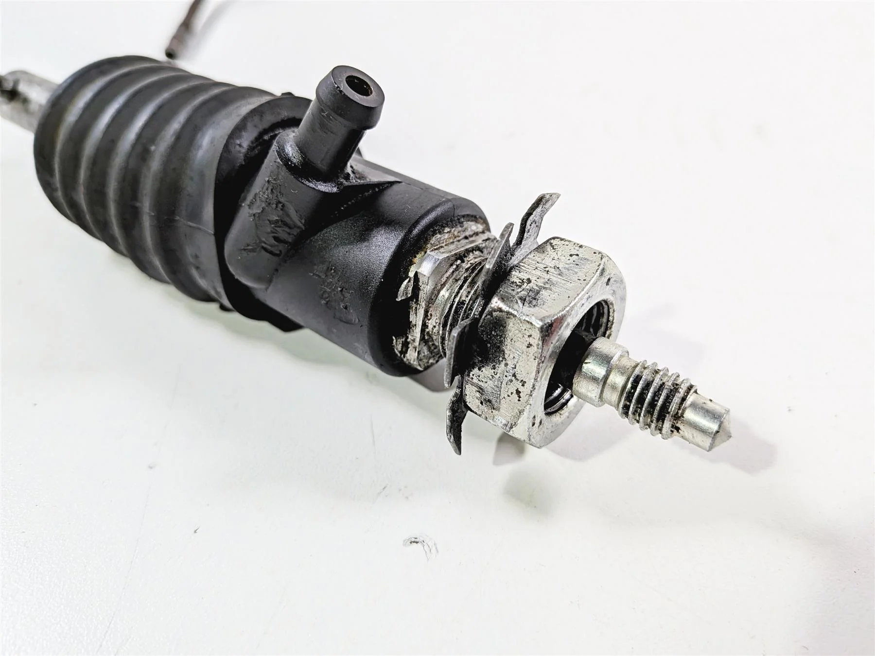 1993 Harley Touring FLHTCU Electra Glide Rear Brake Master Cylinder 41755-92A - Image 9