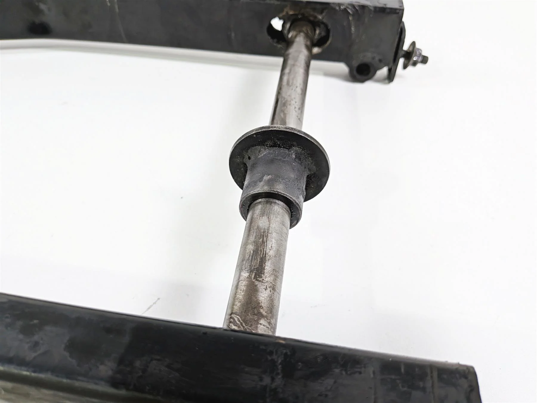 1993 Harley Touring FLHTCU Electra Glide Rear Swingarm & 3/4" Axle 47544-85B - Image 9
