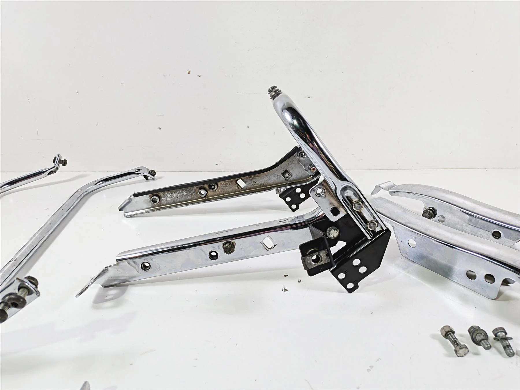 1993 Harley Touring FLHTCU Electra Glide Saddlebag Rail Guard Set 49193-93 - Image 6