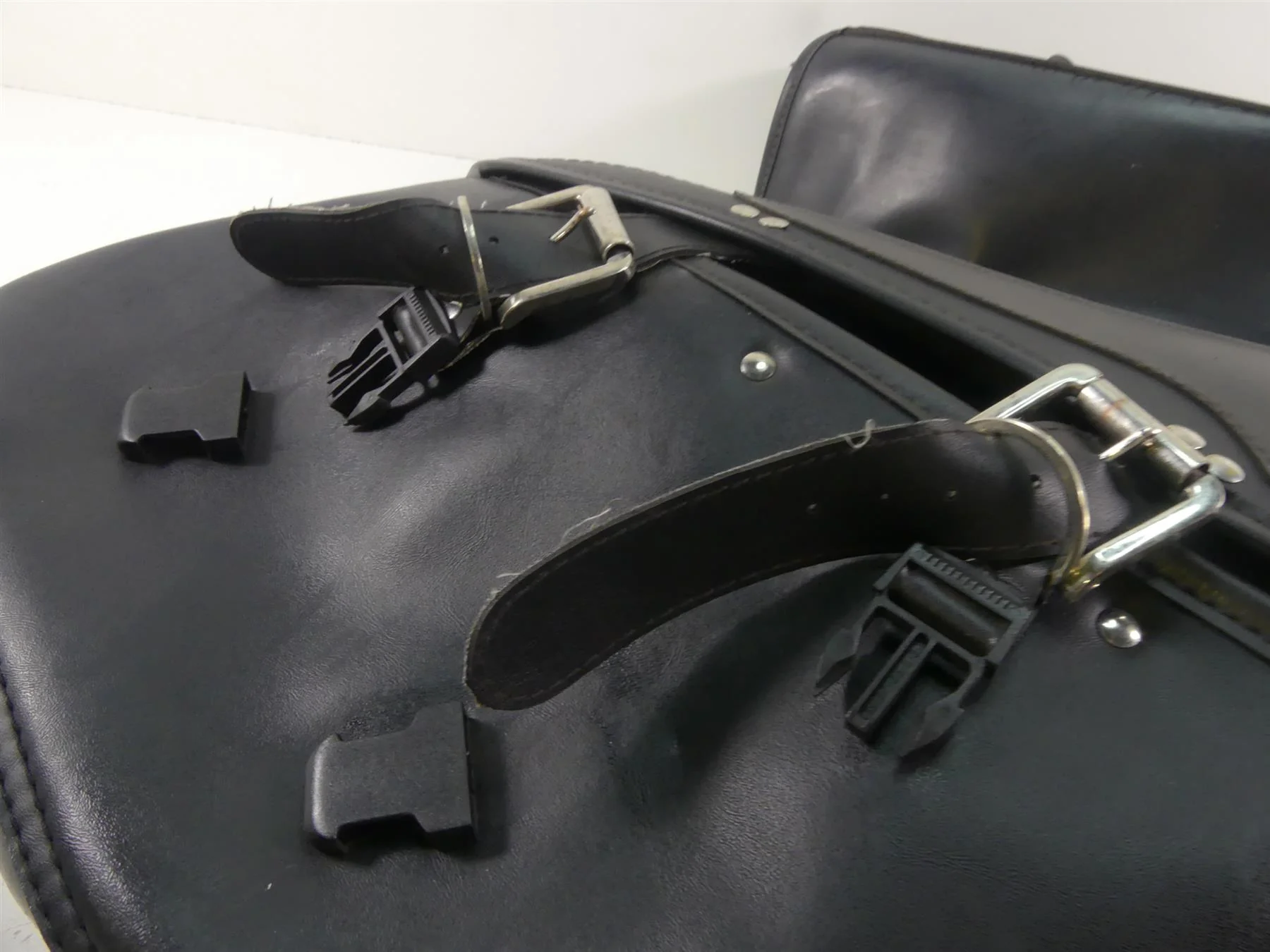 1995 Harley Dyna FXDL Low Rider Aftermarked Saddlebag Saddle Bag Set - Image 12