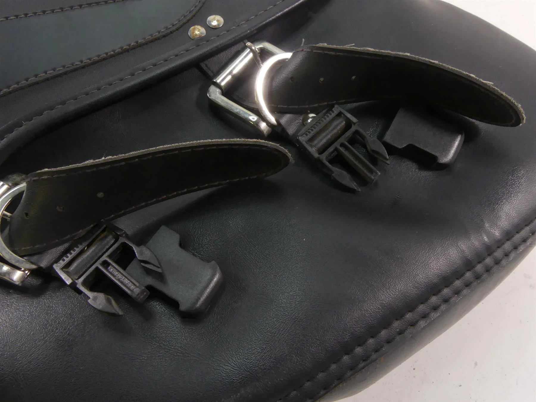 1995 Harley Dyna FXDL Low Rider Aftermarked Saddlebag Saddle Bag Set - Image 2
