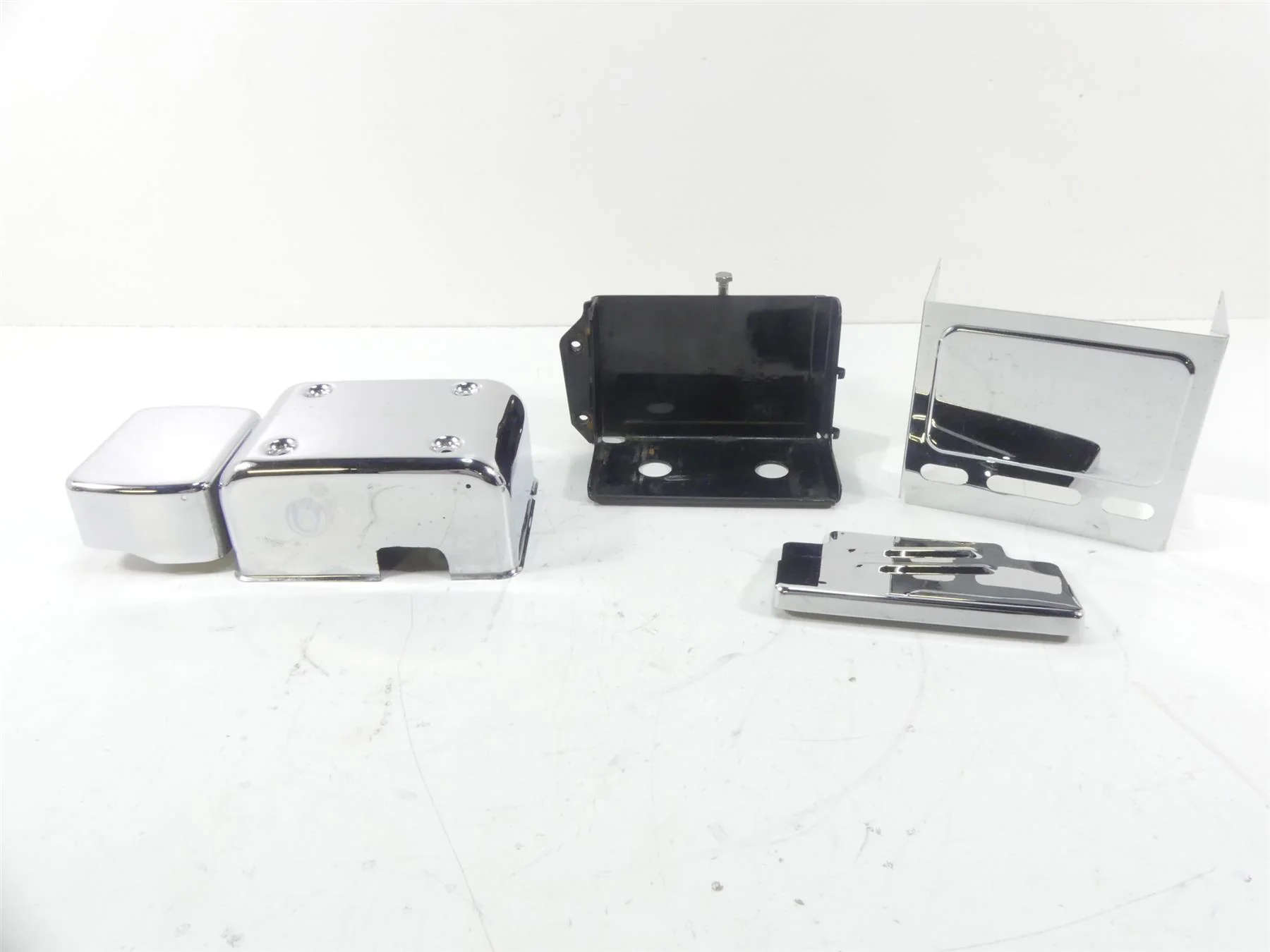 1995 Harley Dyna FXDL Low Rider Electrical Battery Chrome Cover Carrier 66347-91 - Image 6