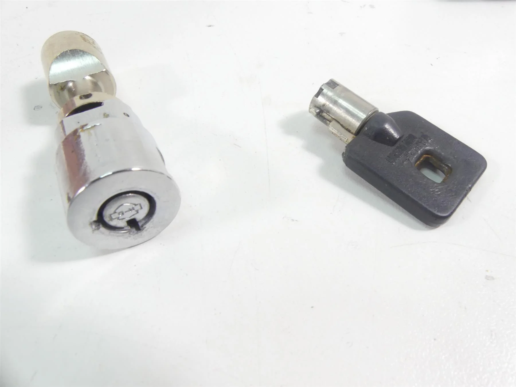 1995 Harley Dyna FXDL Low Rider Ignition Switch Steering Lock Key Set 71421-94 - Image 7