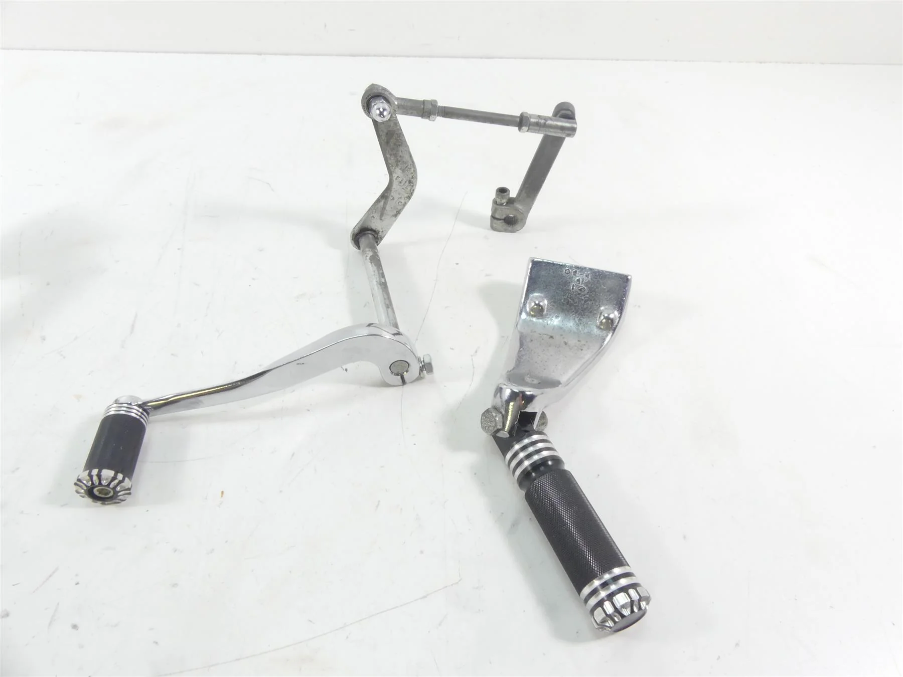 1995 Harley Dyna FXDL Low Rider Mid Front Rider Left Right Foot Peg Set 50647-82 - Image 3