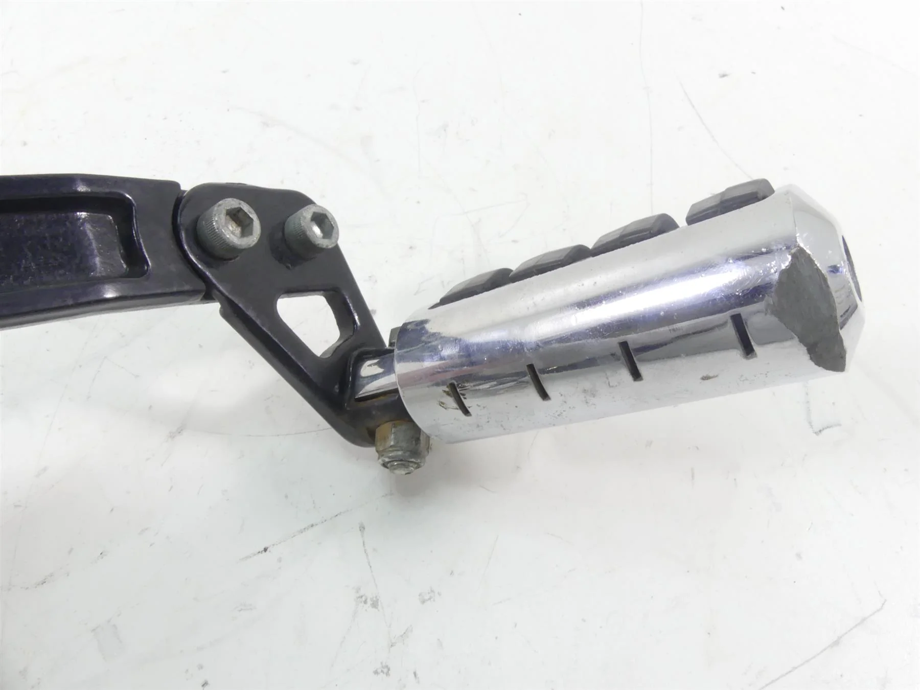 1995 Harley Dyna FXDL Low Rider Rear Passenger Footpeg Set 52740-94 52742-94 - Image 5