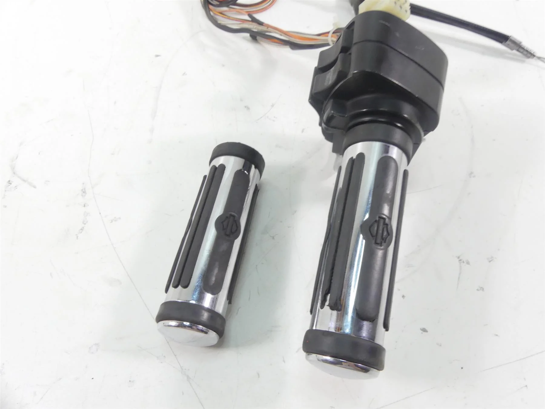 1995 Harley Dyna FXDL Low Rider Right Hand Start Control Switch 70219-87 - Image 3
